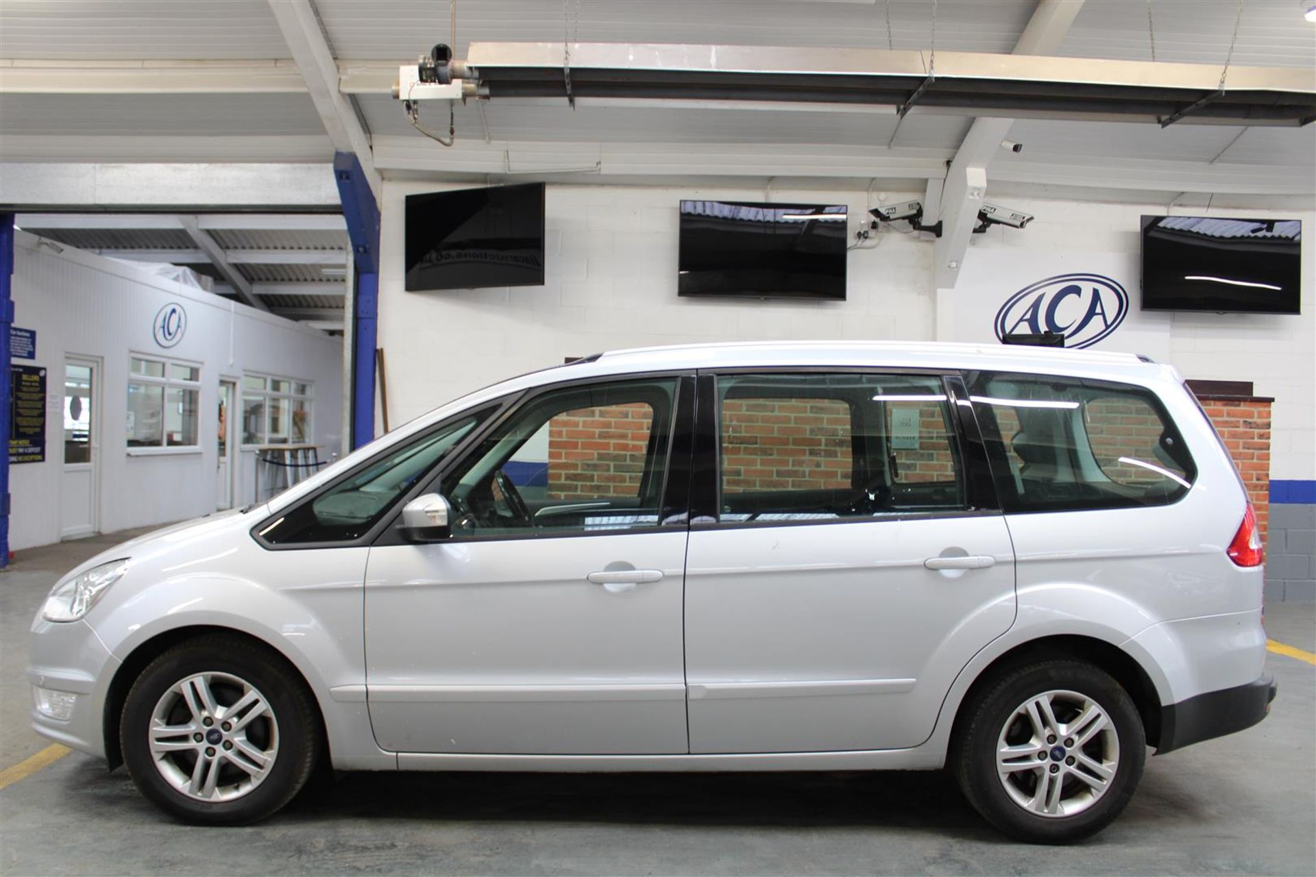 63 13 Ford Galaxy Zetec TDCI Auto - Image 34 of 34