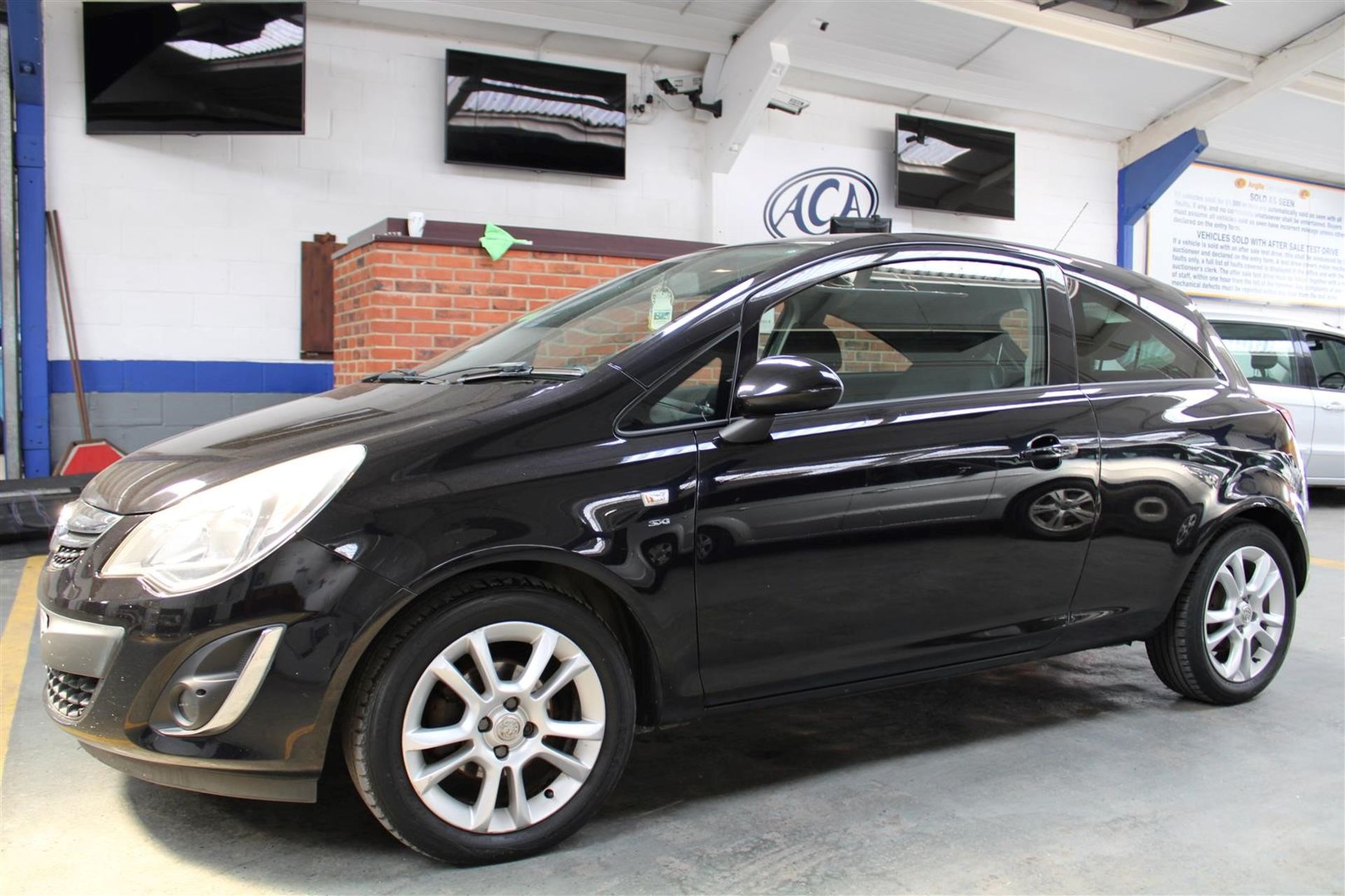 11 11 Vauxhall Corsa SXI