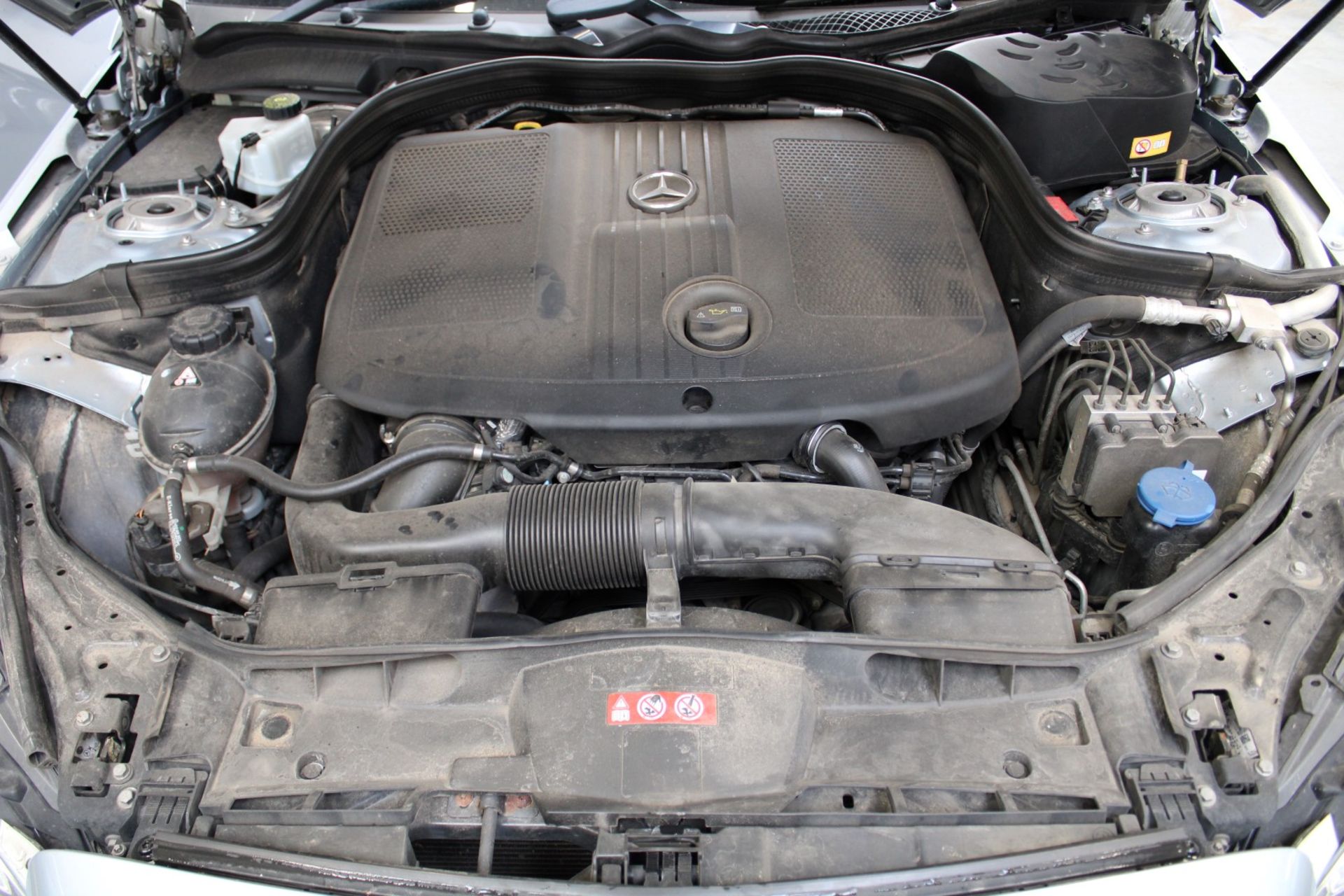 14 14 Mercedes E250 AMG Sport CDI - Image 13 of 71