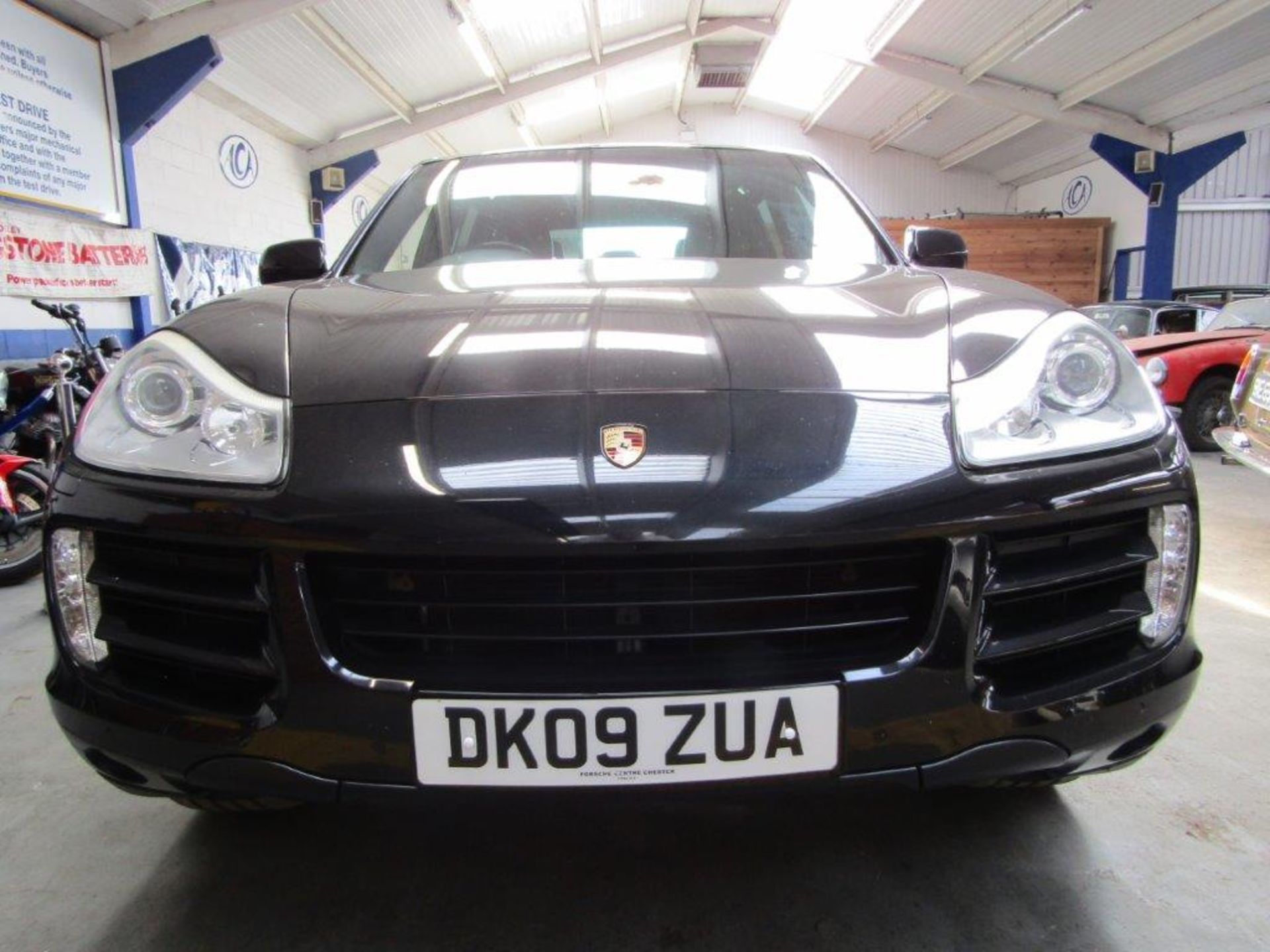 09 09 Porsche Cayenne Tiptronic S D - Image 2 of 43