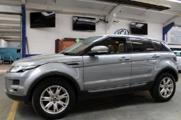 13 13 Range Rover Evoque Pure T