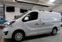 17 17 Vaux Vivaro 2900 Sportive CDTI