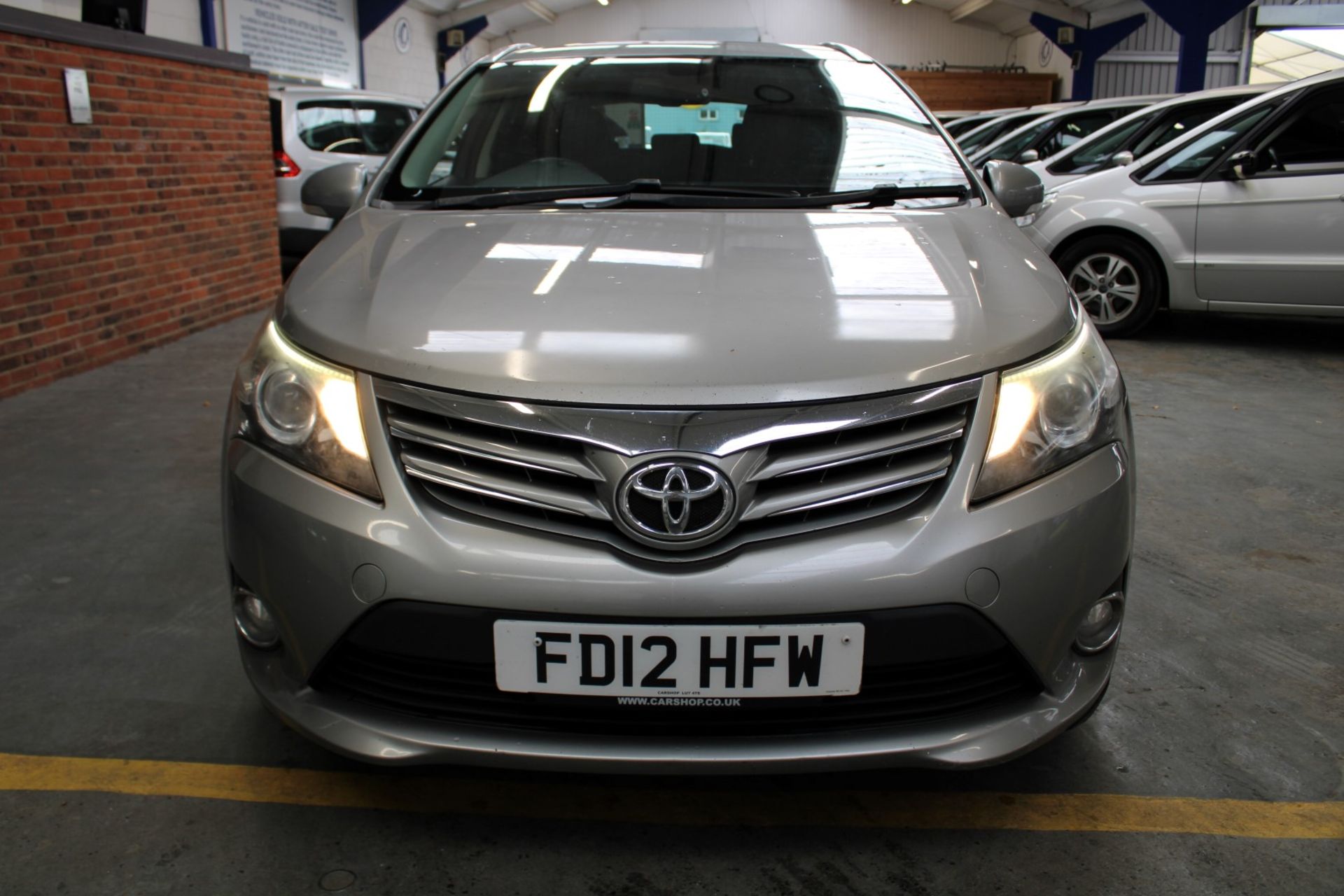 12 12 Toyota Avensis TR D-4D - Image 2 of 35