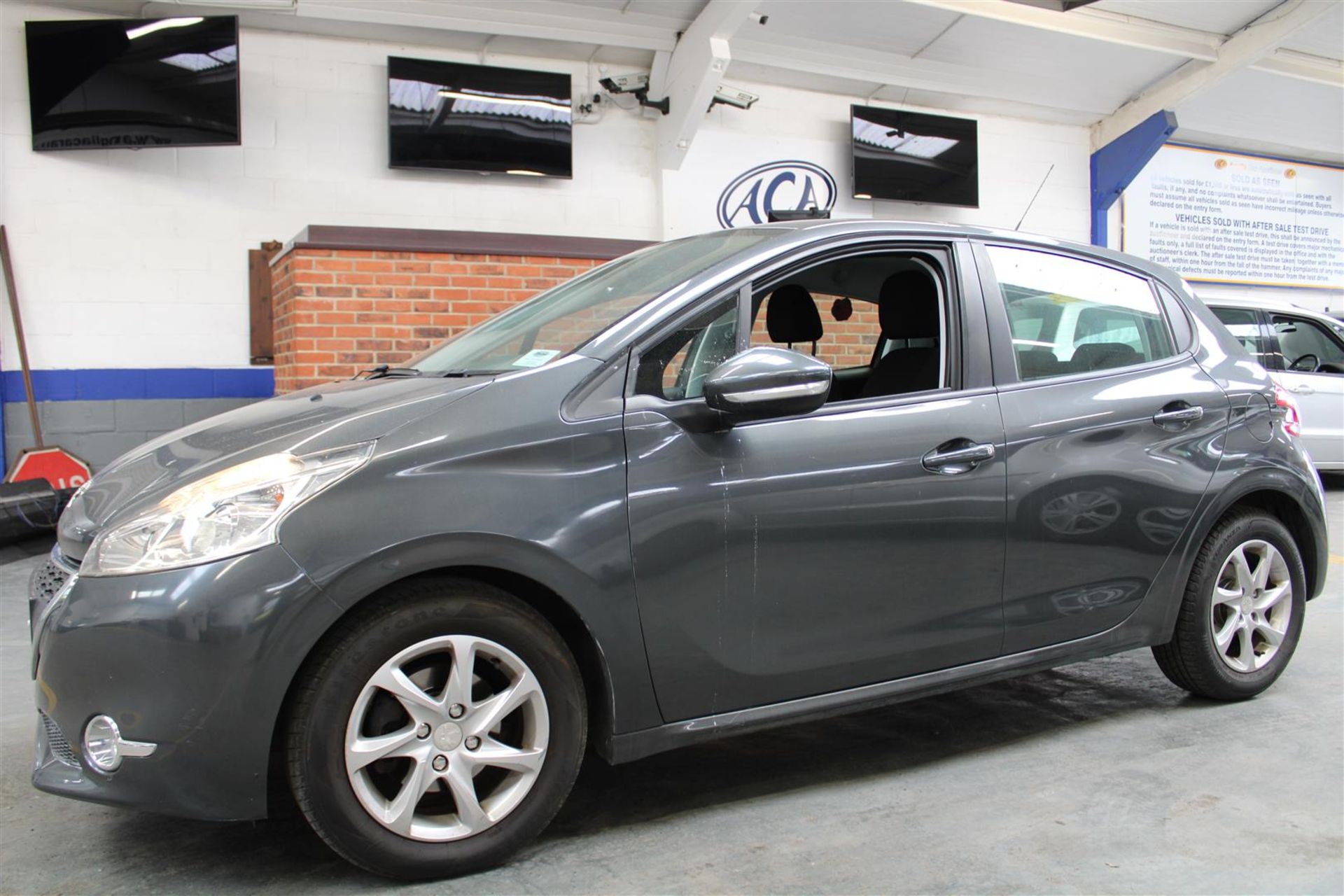 12 12 Peugeot 208 Active