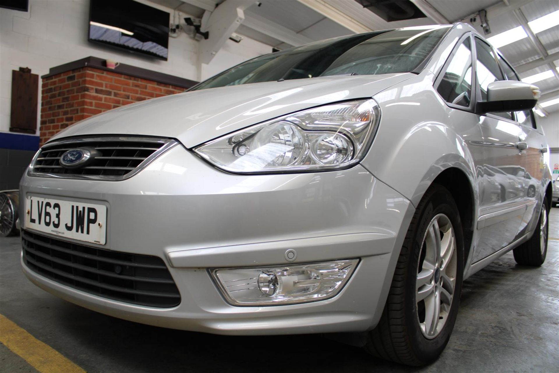 63 13 Ford Galaxy Zetec TDCI Auto - Image 3 of 34