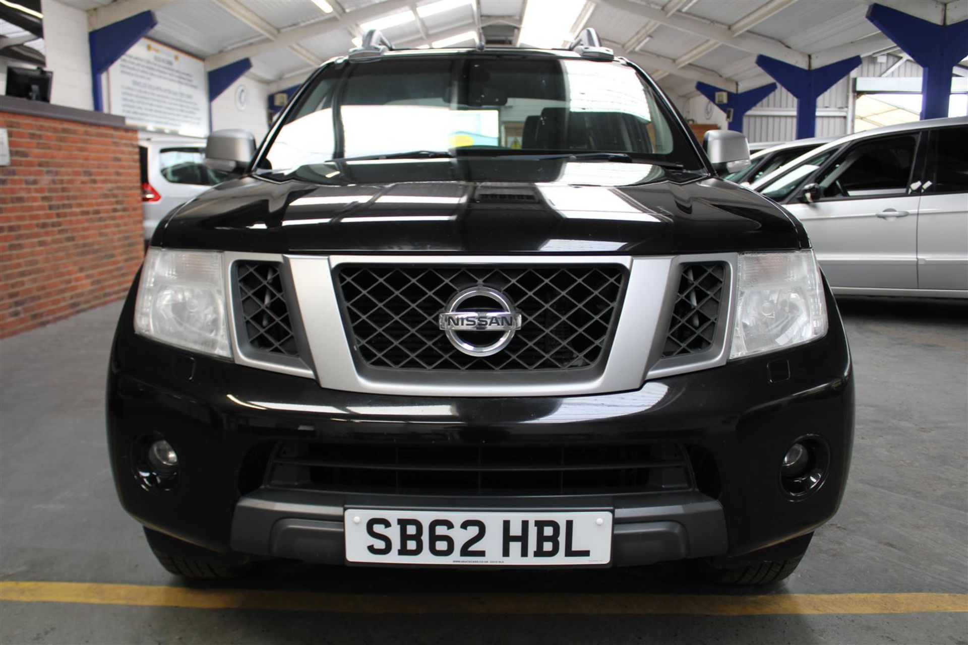 62 12 Nissan Navara Platinum DCI - Image 8 of 40