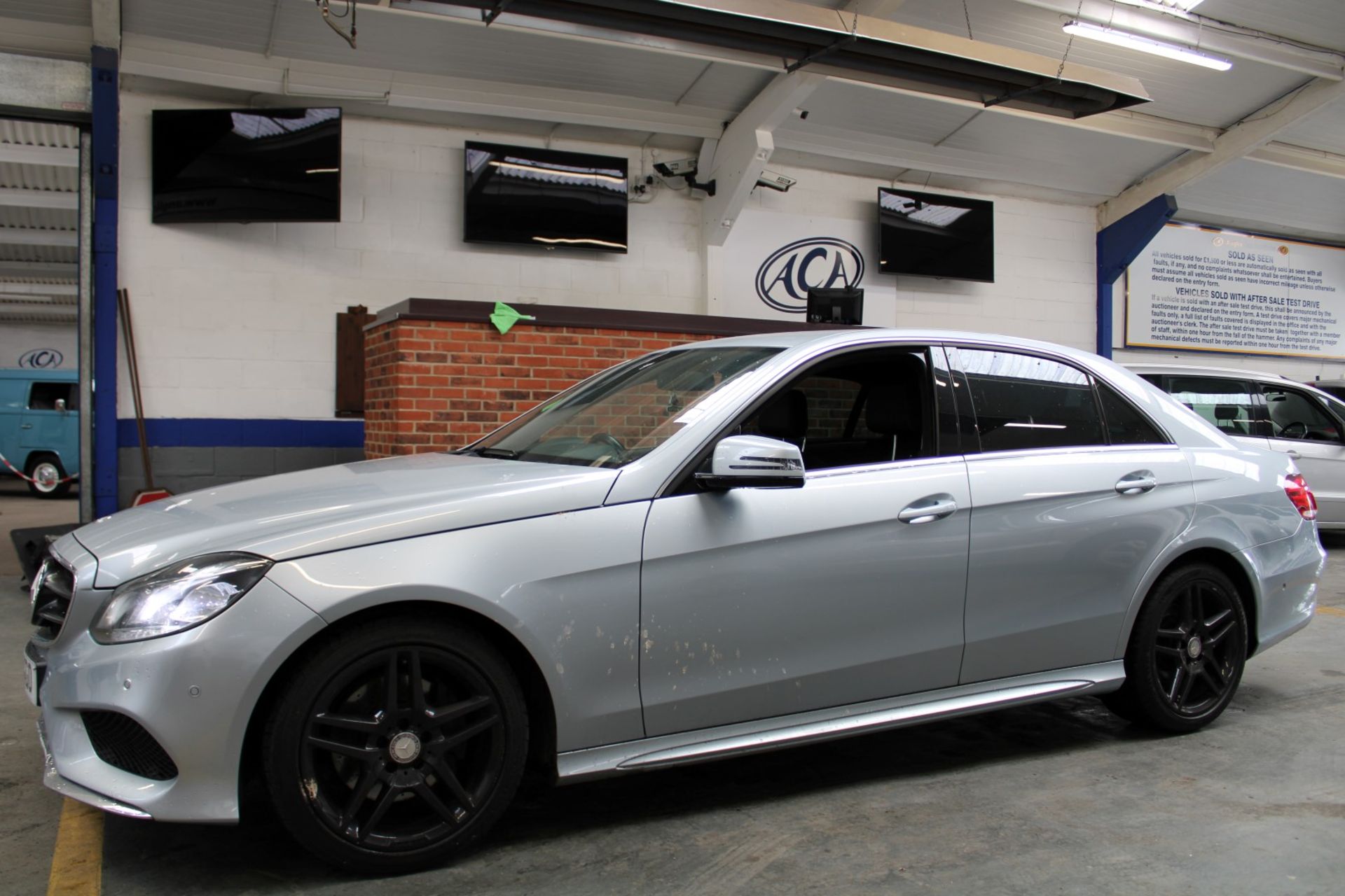 14 14 Mercedes E250 AMG Sport CDI - Image 44 of 71