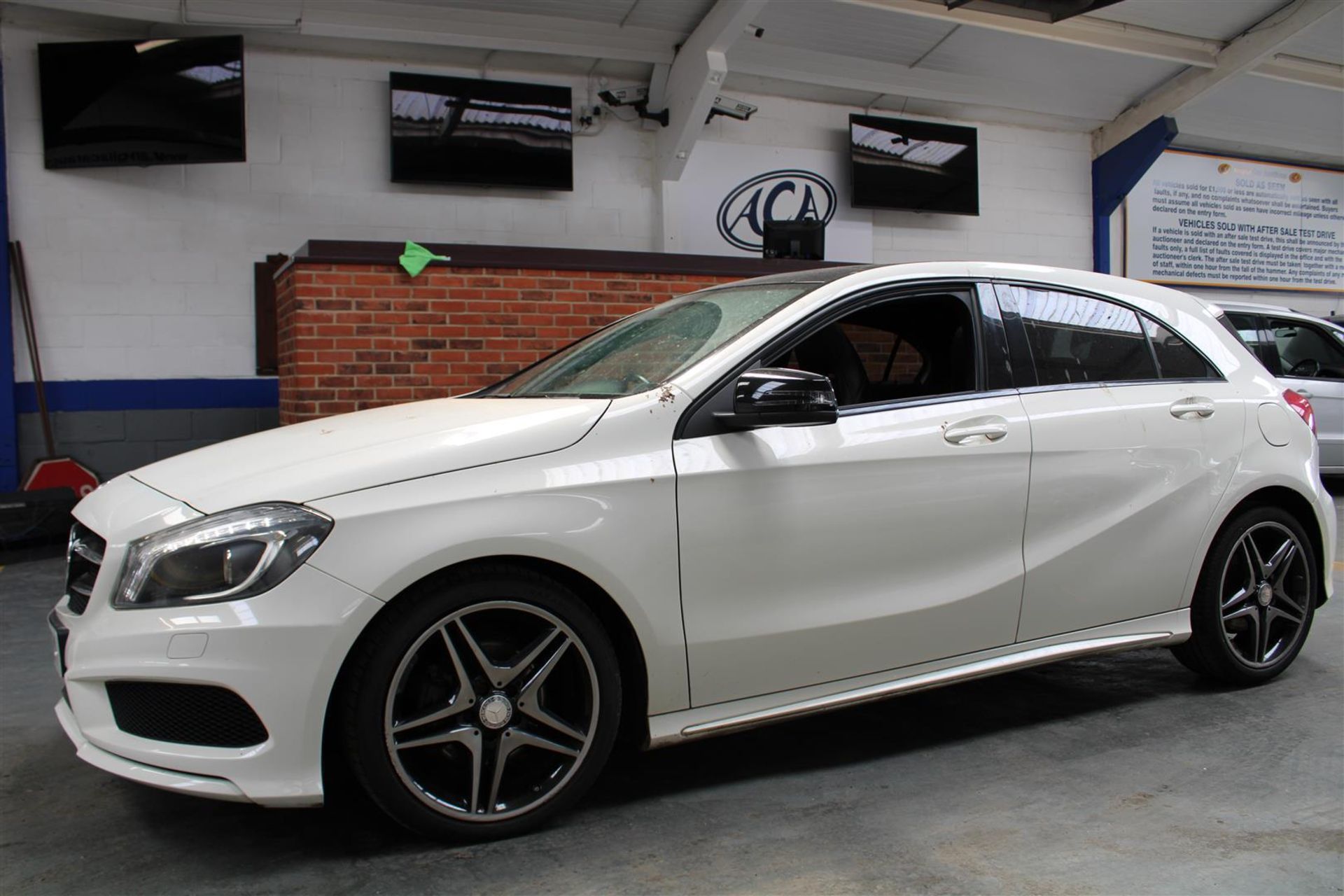 64 14 Mercedes A180 Blue AMG Sport