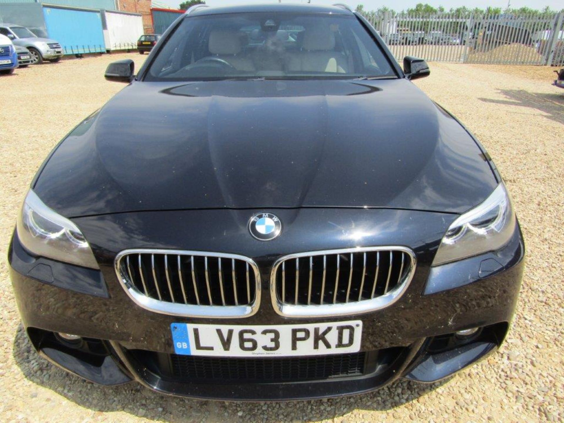 63 13 BMW 530D M Sport Auto - Image 2 of 40