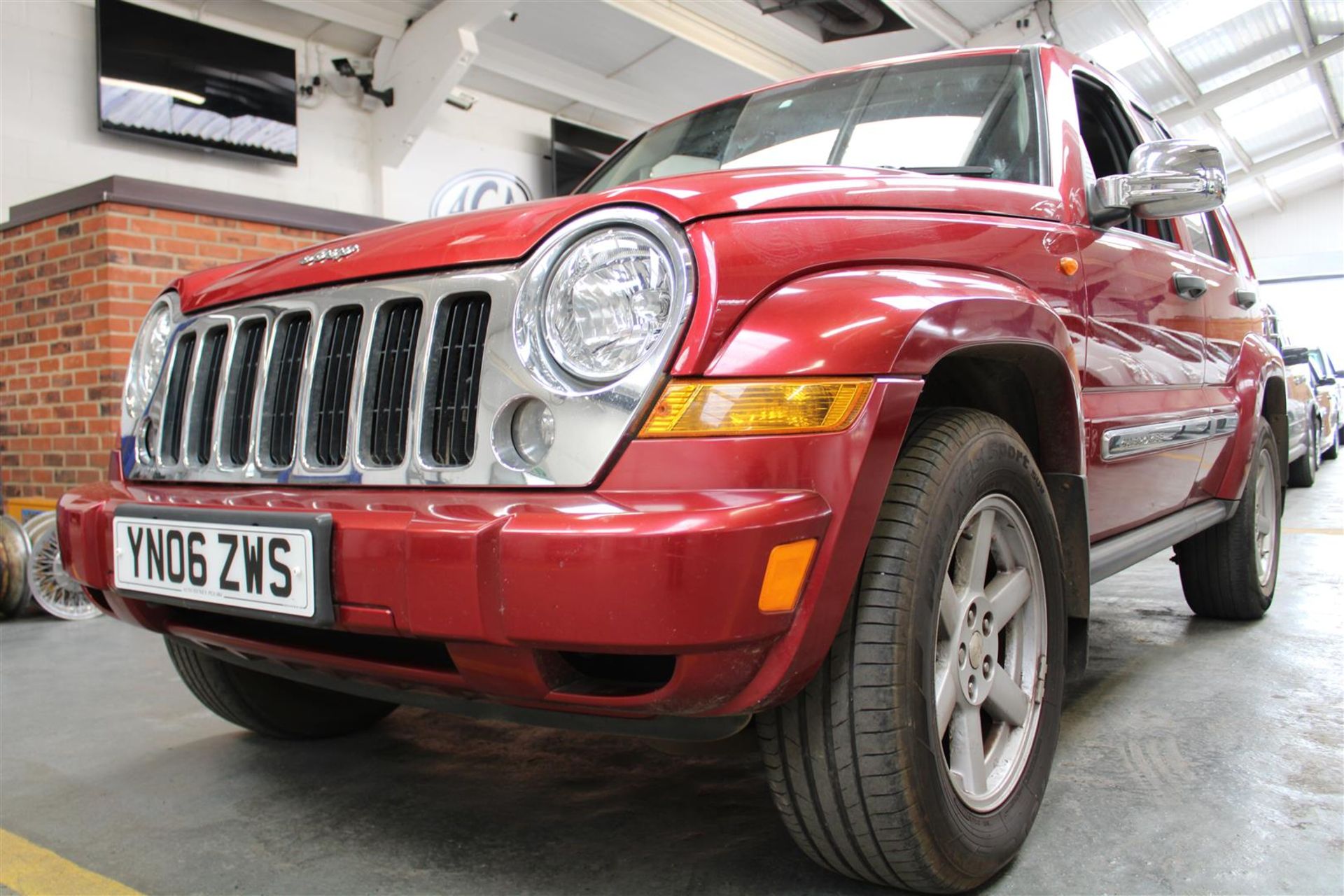 06 06 Jeep Cherokee Ltd V6 - Image 5 of 37