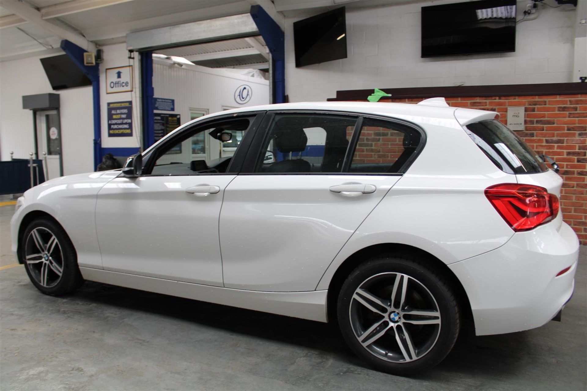 15 65 BMW 118I Sport - Image 20 of 35