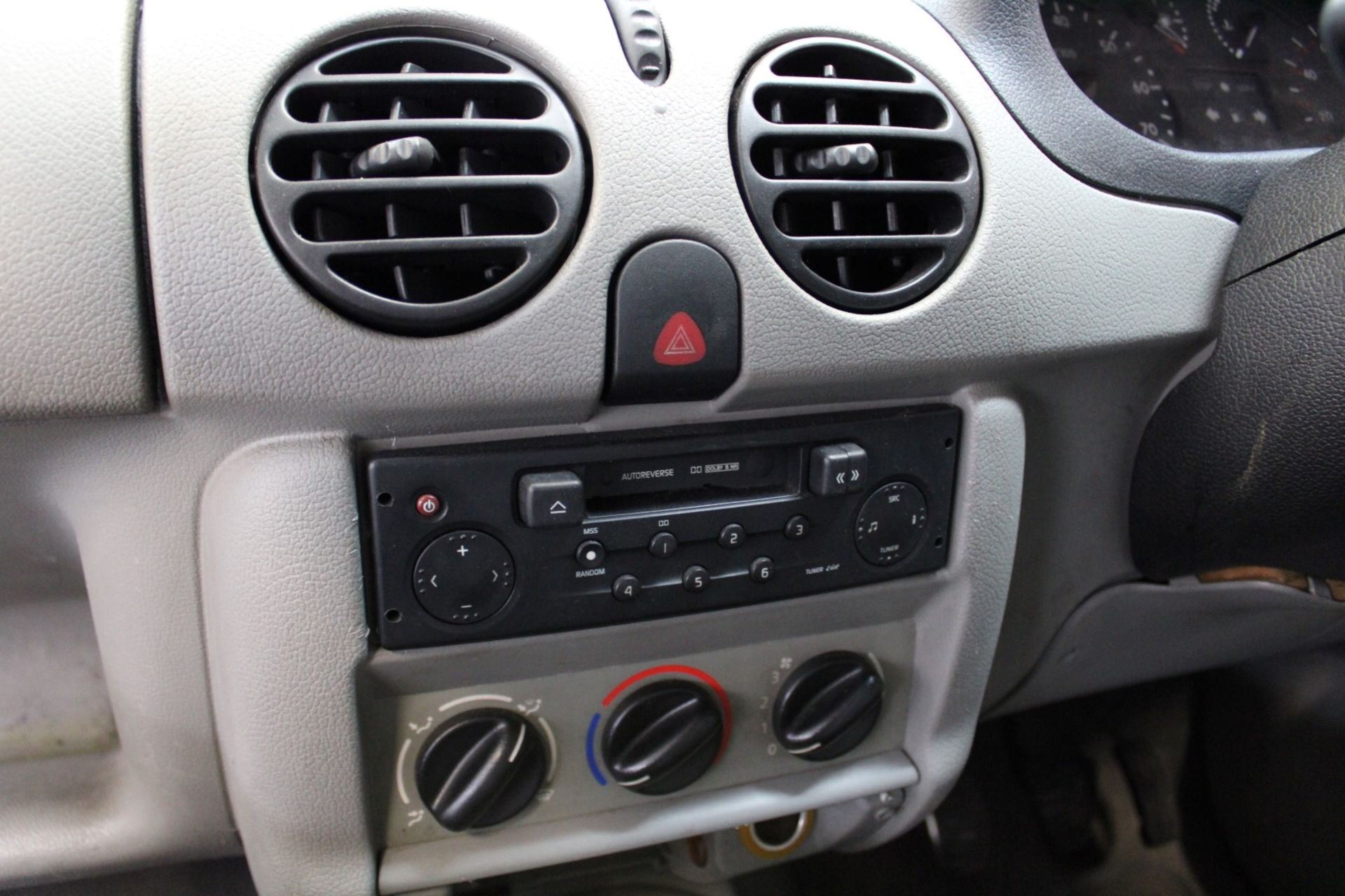 04 04 Renault Kangoo SL17DCI 70 - Image 5 of 24