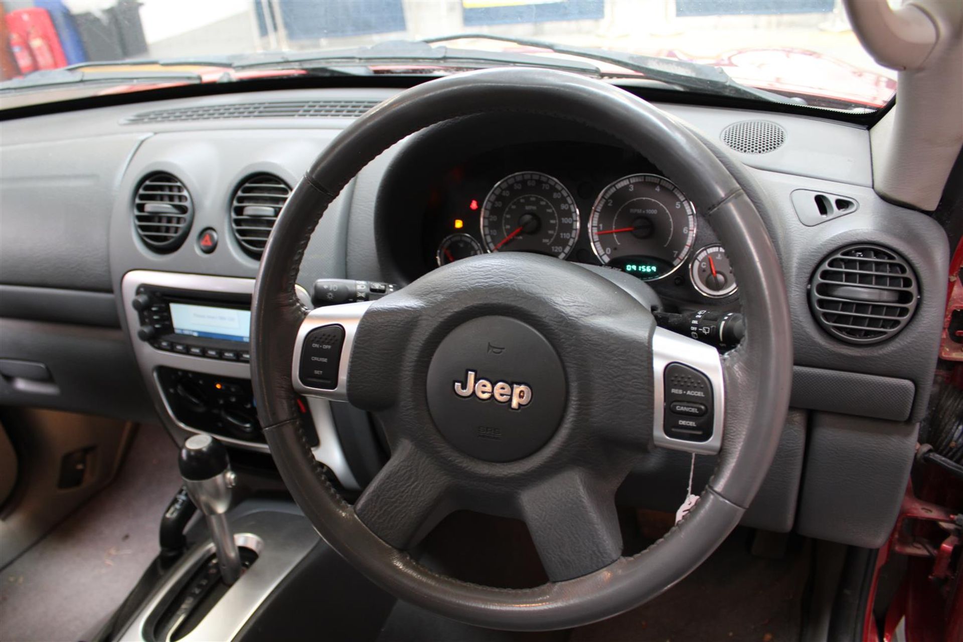 06 06 Jeep Cherokee Ltd V6 - Image 21 of 37