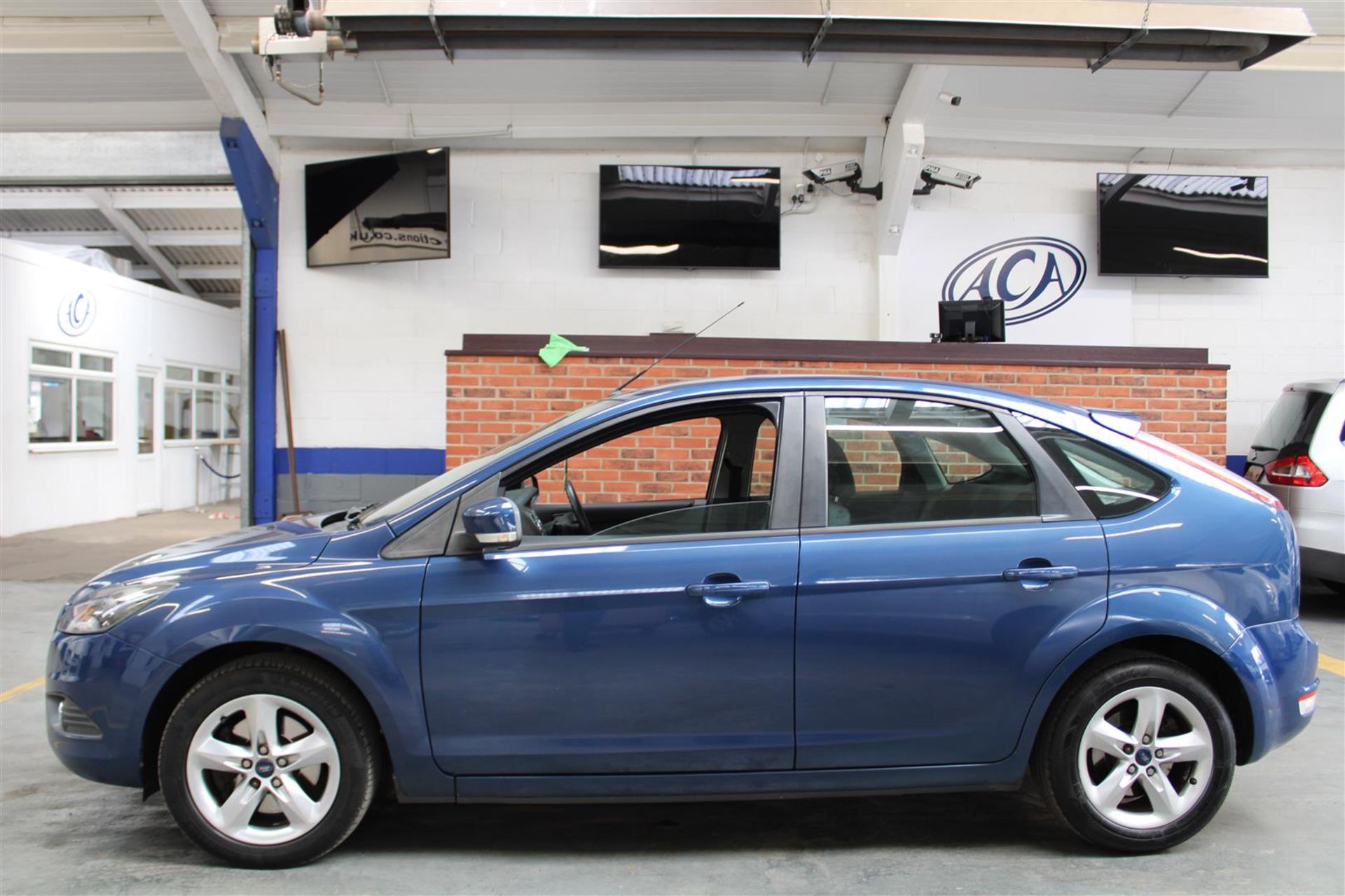 08 08 Ford Focus Zetec TD 136 - Image 34 of 34