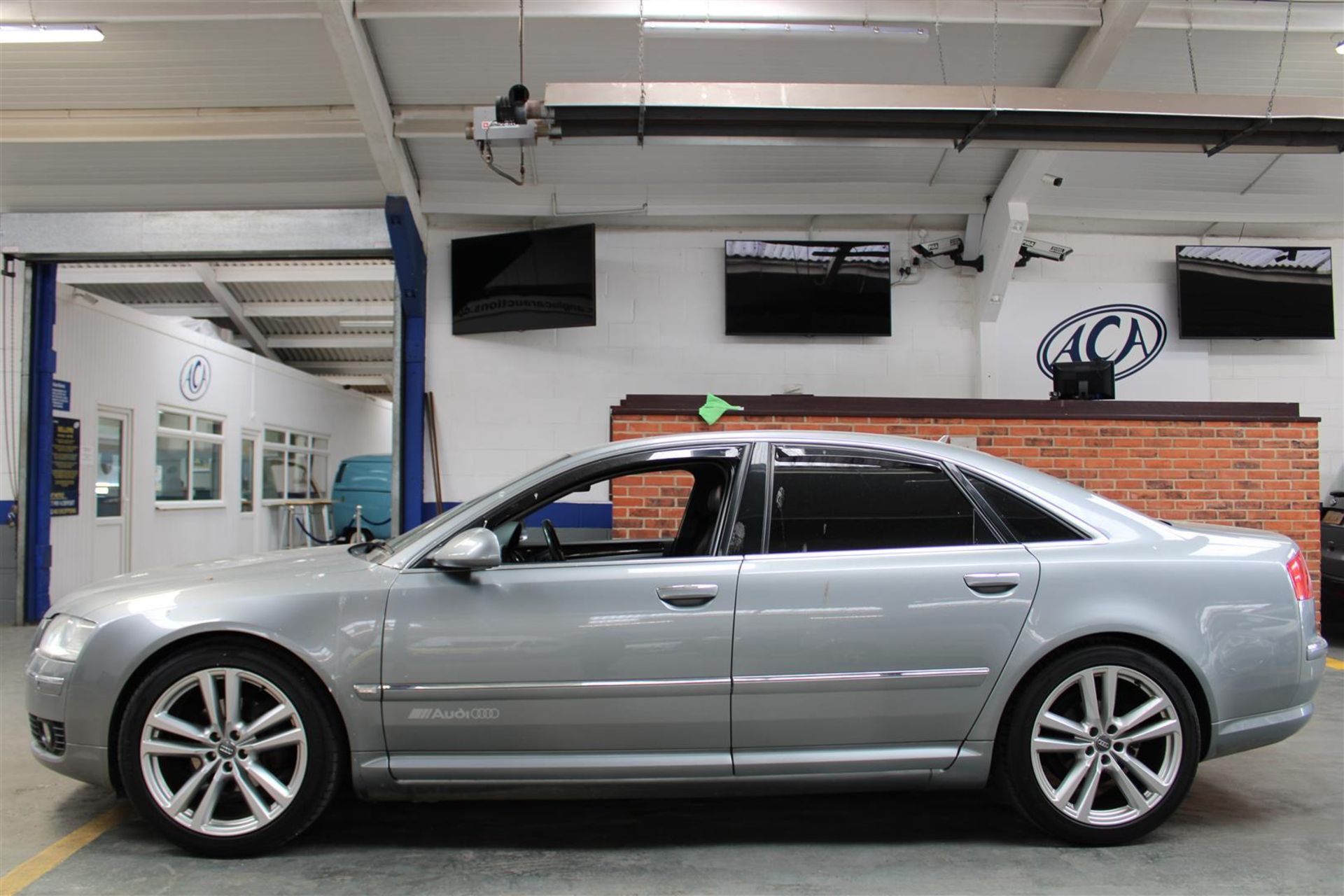 56 06 Audi A8 Sport TDI Quattro - Image 40 of 40