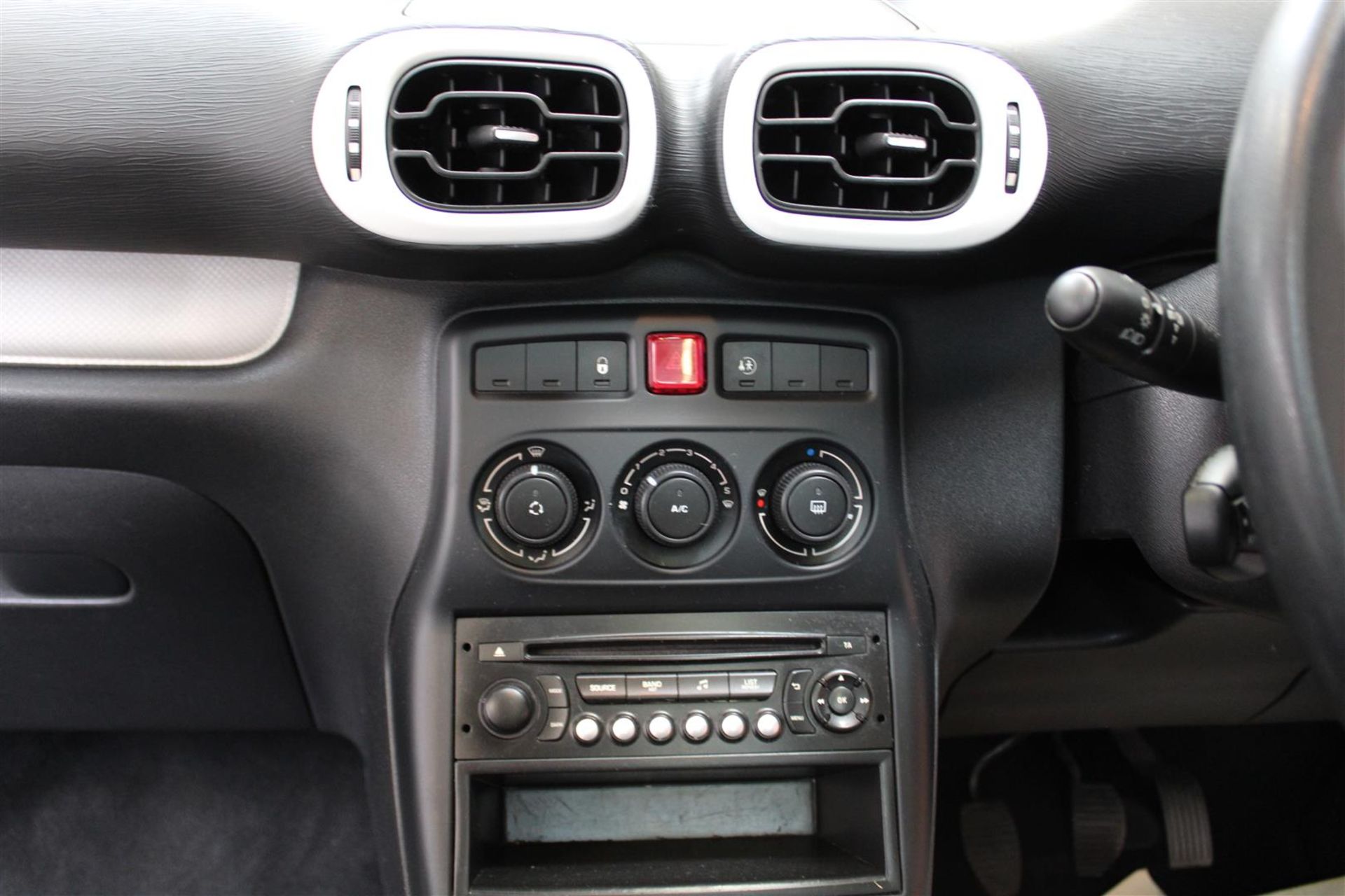 13 13 Citroen C3 Picasso Selection - Image 8 of 37
