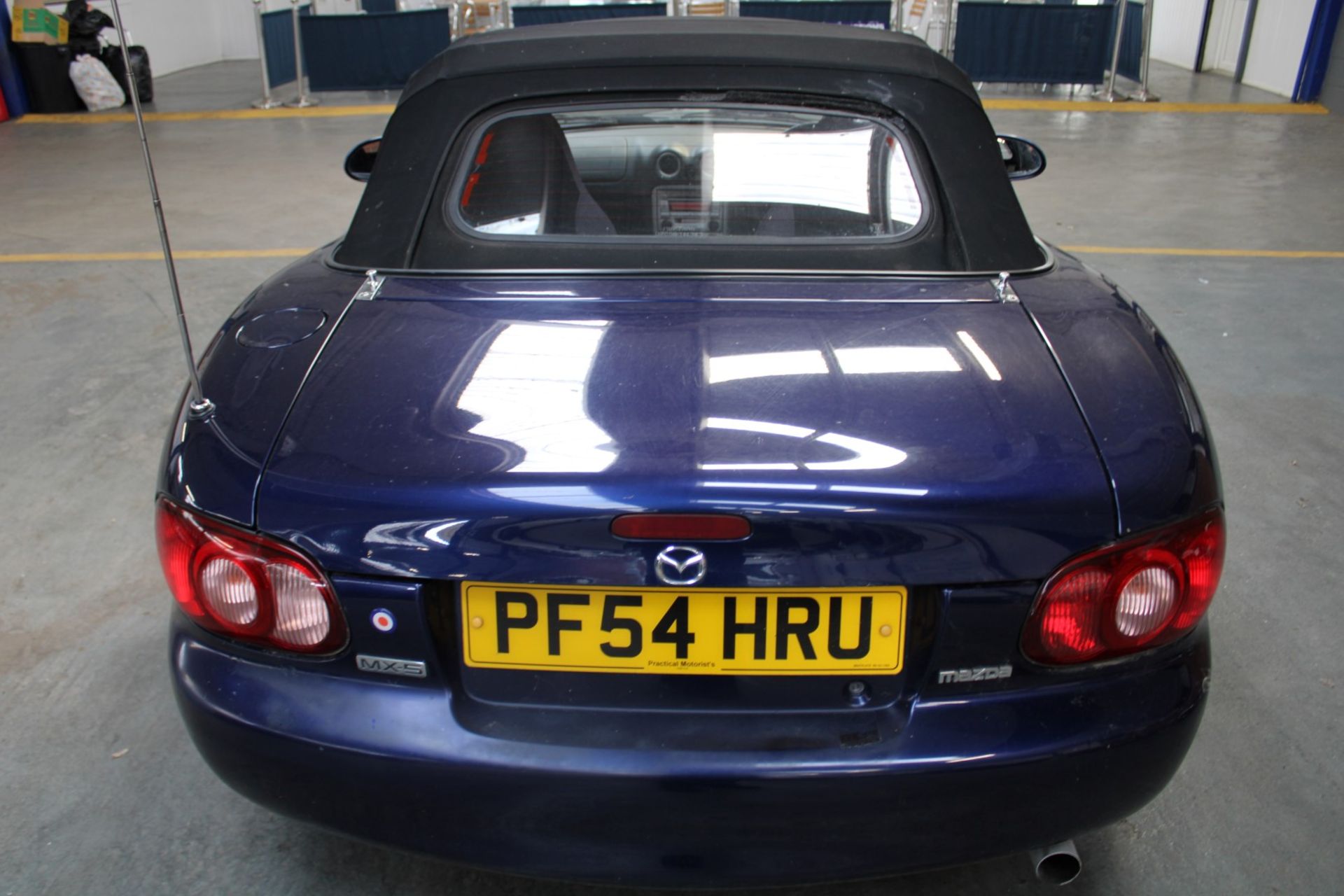 54 05 Mazda MX-5 - Image 11 of 26