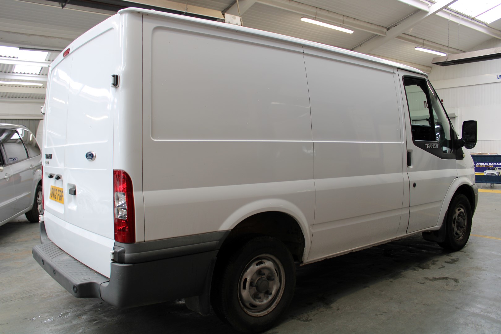 12 12 Ford Transit 85 T300M FWD - Image 24 of 30
