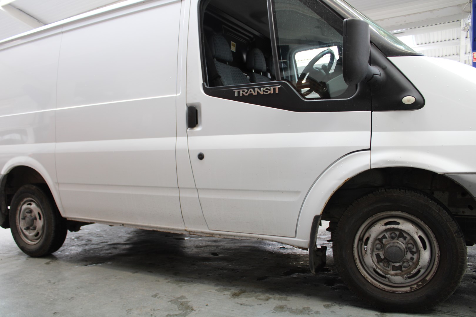12 12 Ford Transit 85 T300M FWD - Image 21 of 30