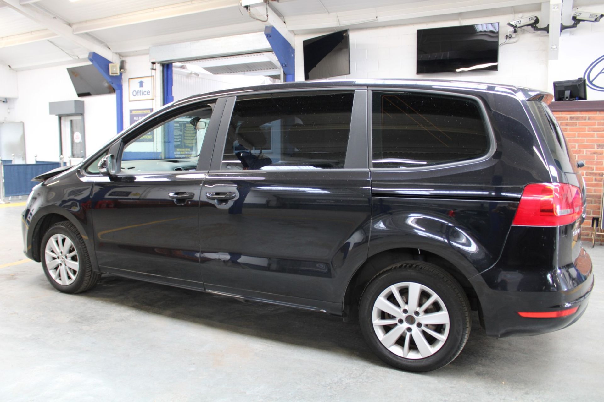 14 14 VW Sharan S Blue TDI - Image 25 of 26