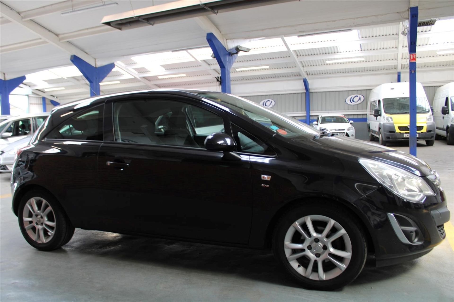 11 11 Vauxhall Corsa SXI - Image 19 of 31