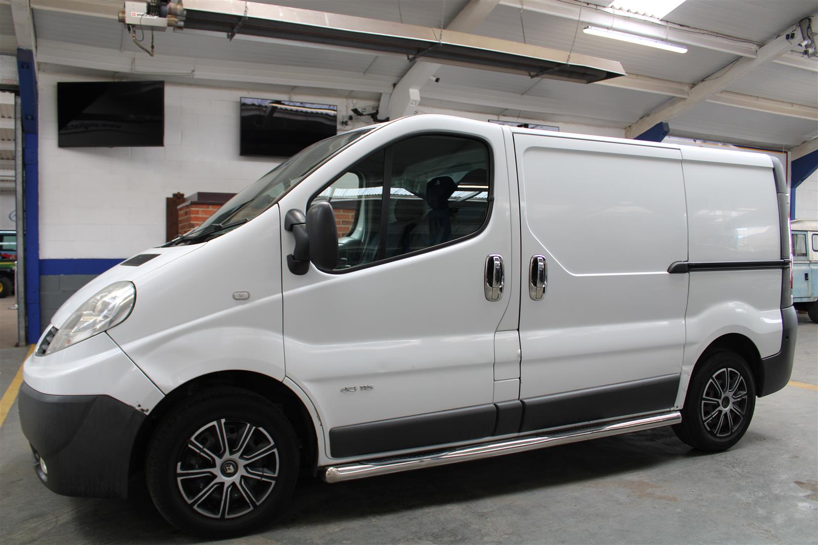 59 09 Renault Trafic SL29 DCI 115