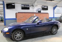 54 05 Mazda MX-5