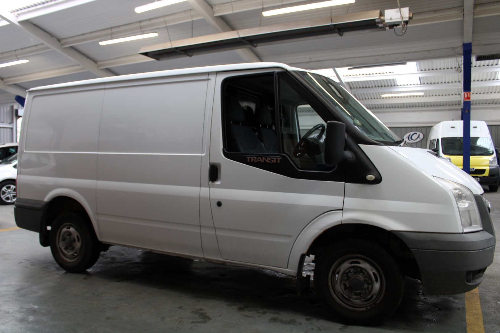 12 12 Ford Transit 85 T300M FWD - Image 20 of 30