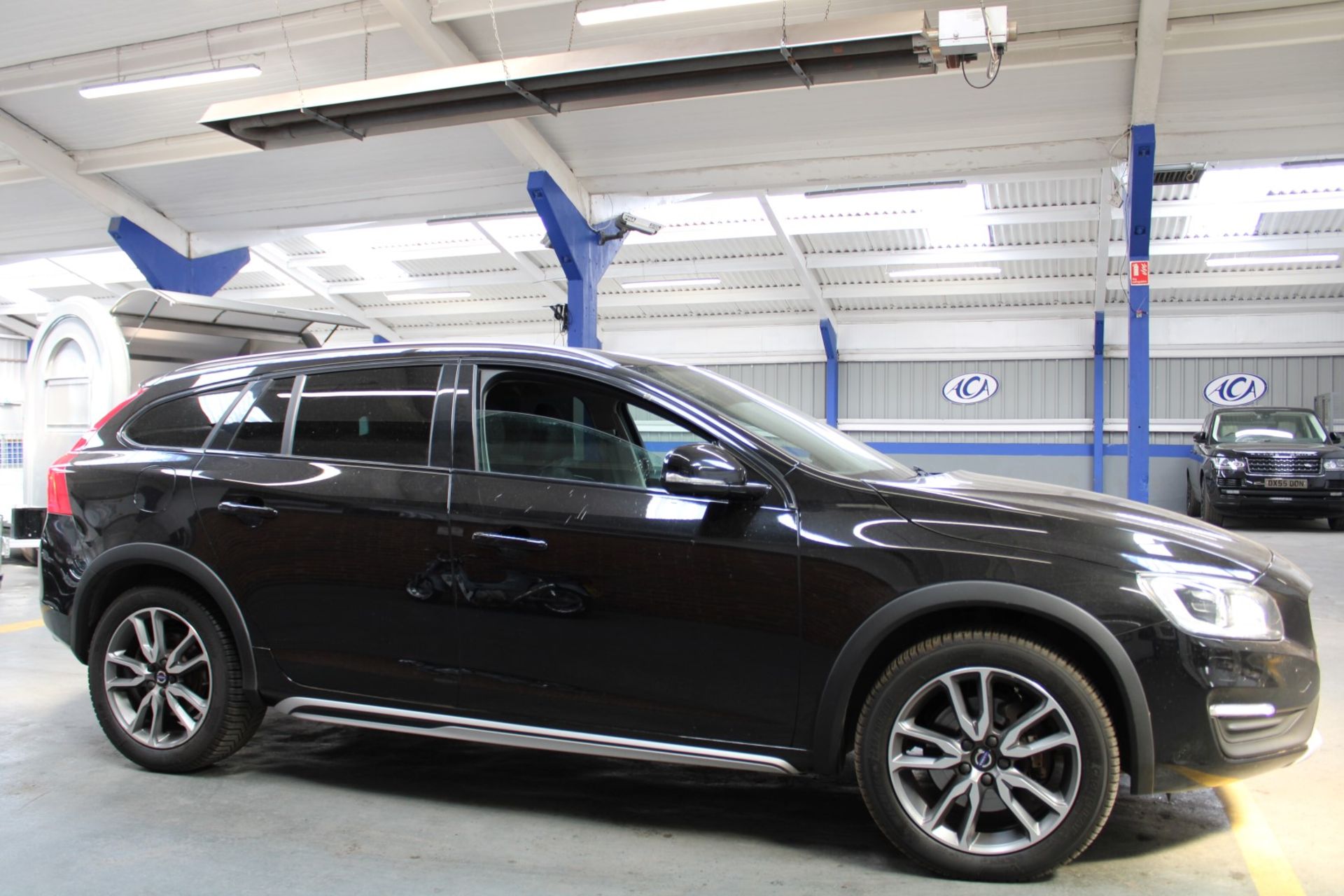 66 16 Volvo V60 Cross Country Lux - Image 26 of 34