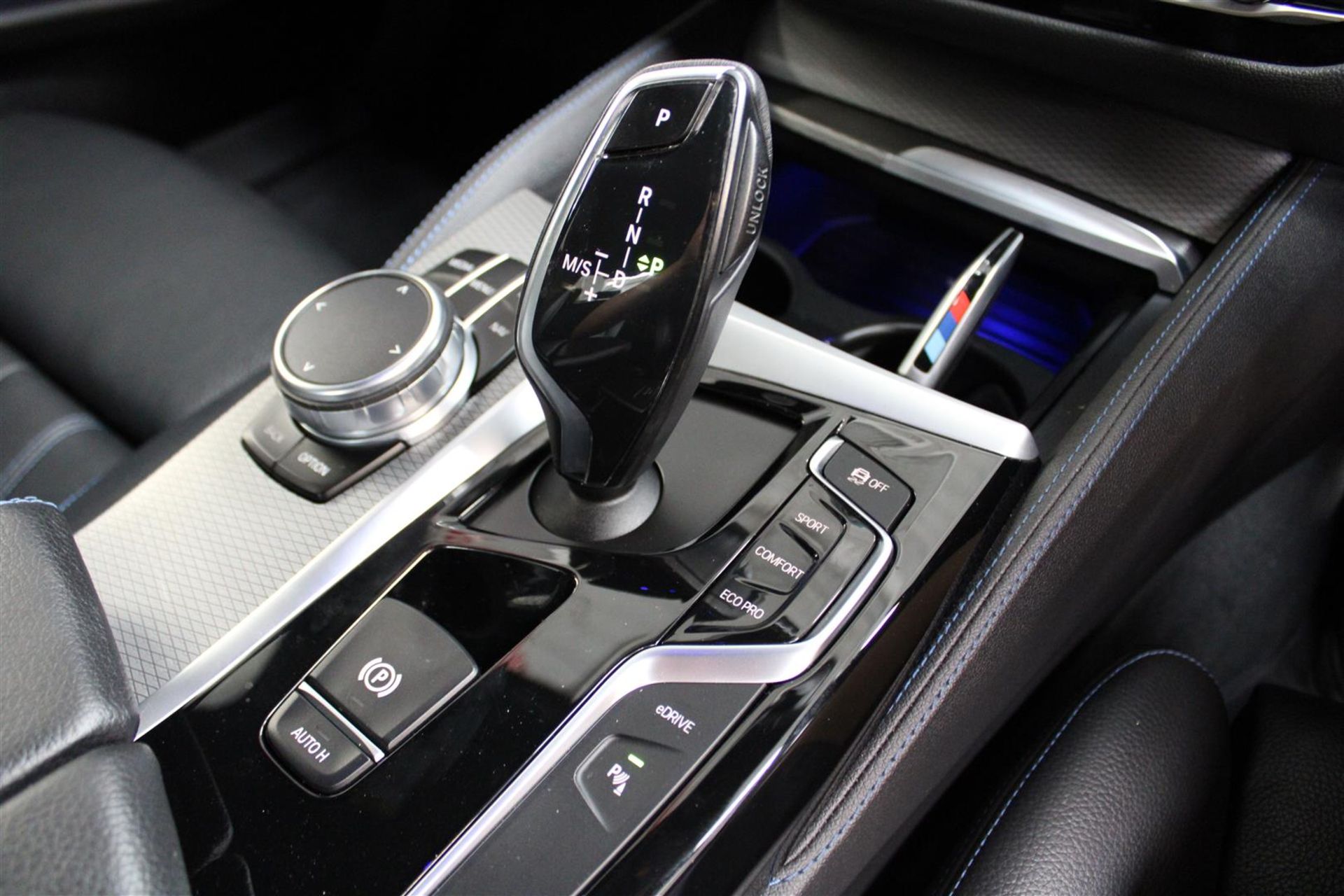 17 67 BMW 530E M Sport Auto - Image 3 of 42