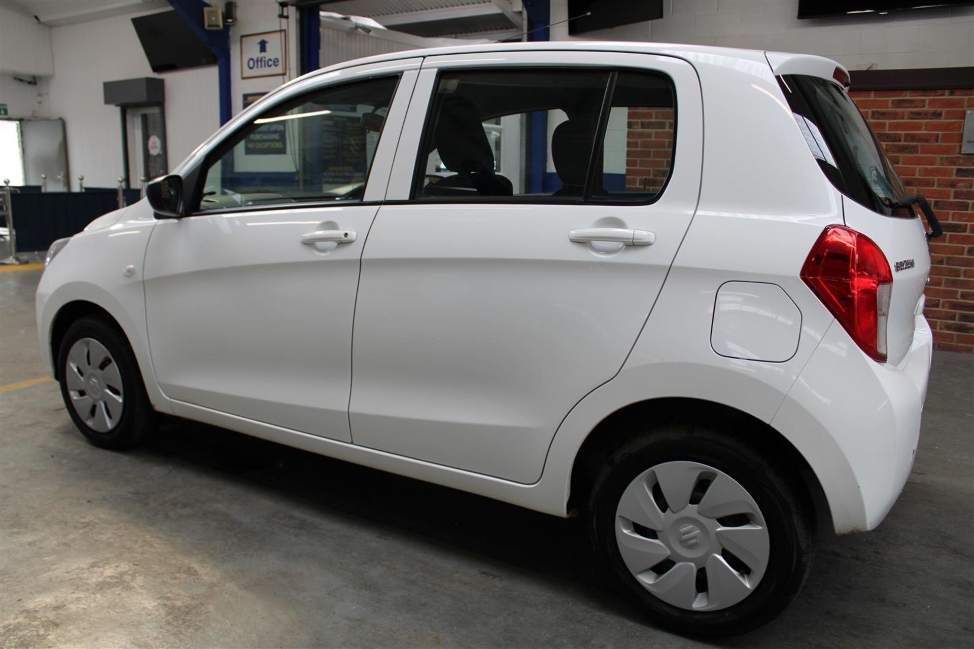 65 15 Suzuki Celerio SZ2 - Image 32 of 33