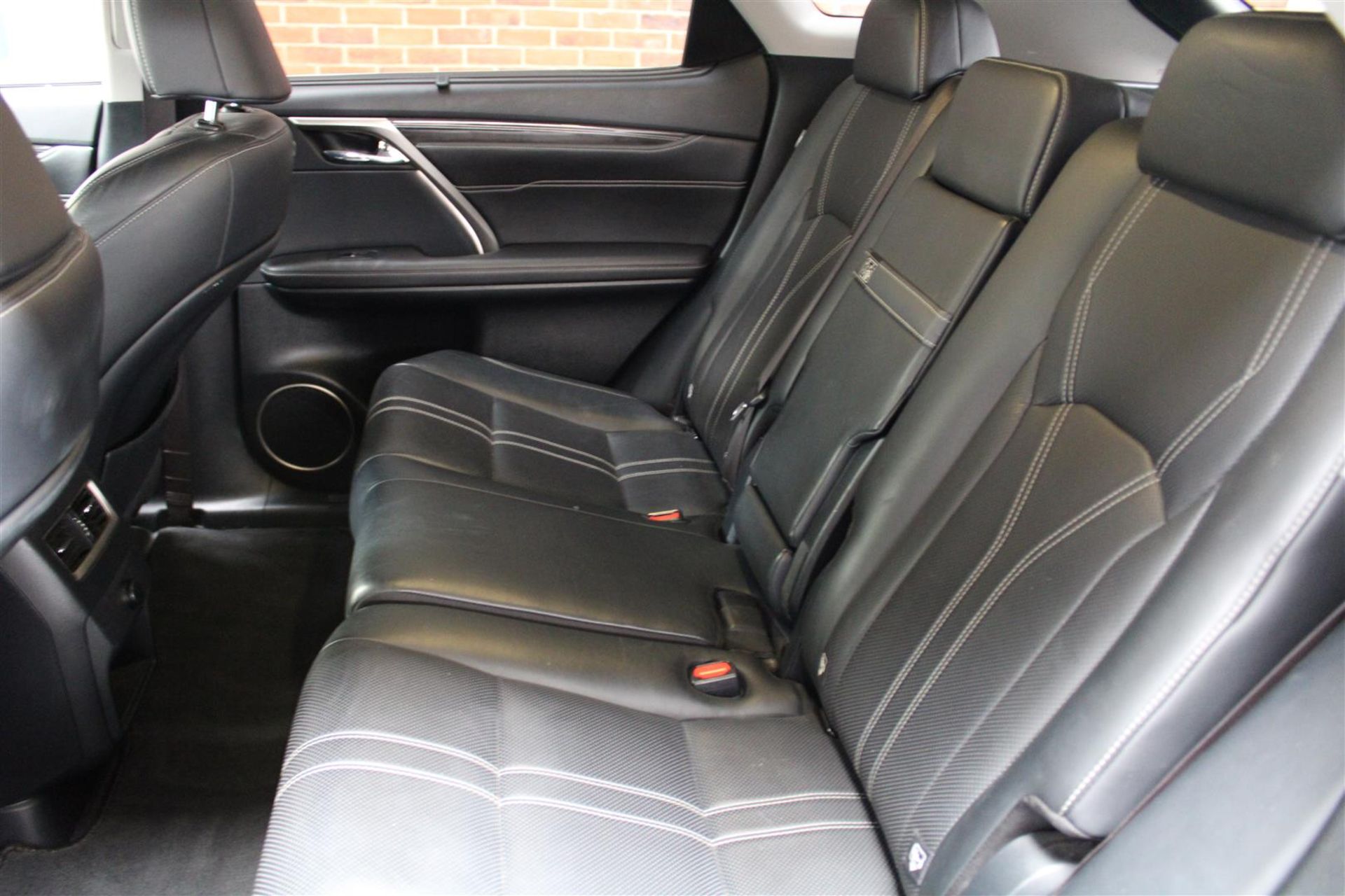 17 17 Lexus RX 450H Luxury CVT - Image 3 of 40