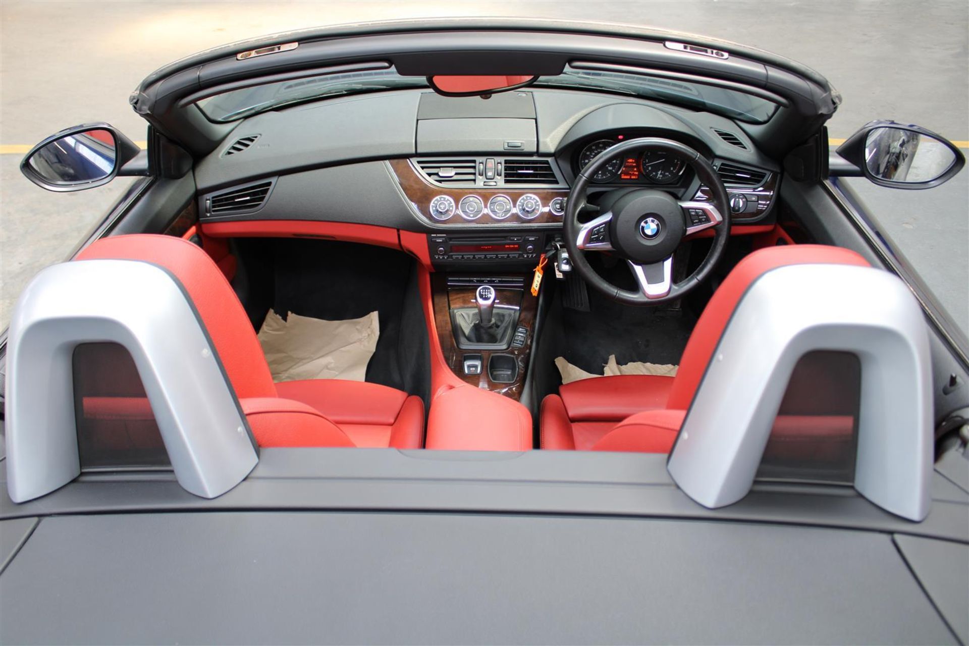 09 09 BMW Z4 SDrive 23I - Image 29 of 34