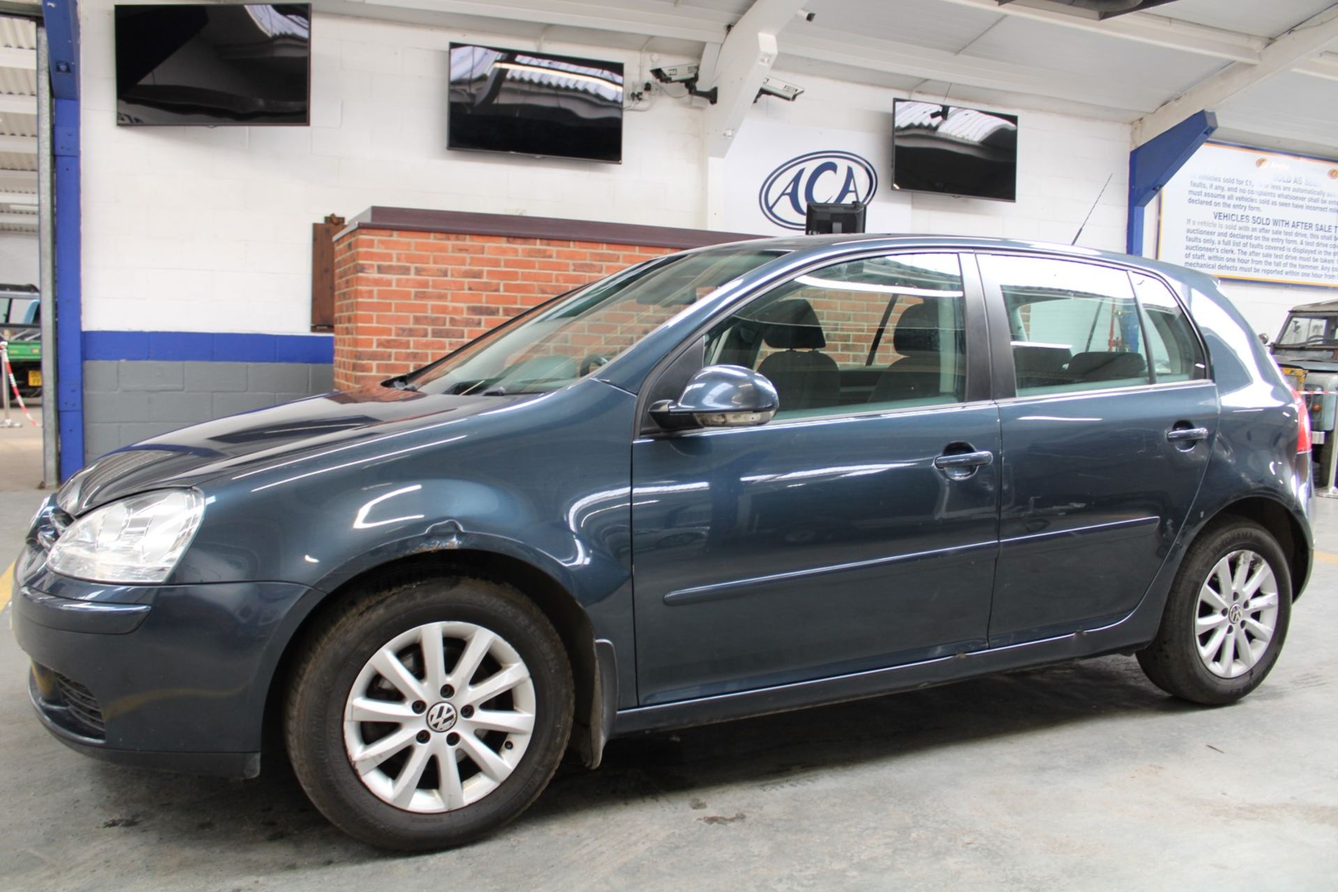 57 07 VW Golf Match TDI 105