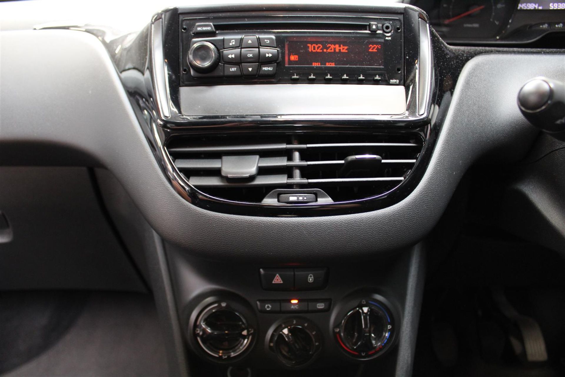 15 15 Peugeot 208 Access + - Image 8 of 33