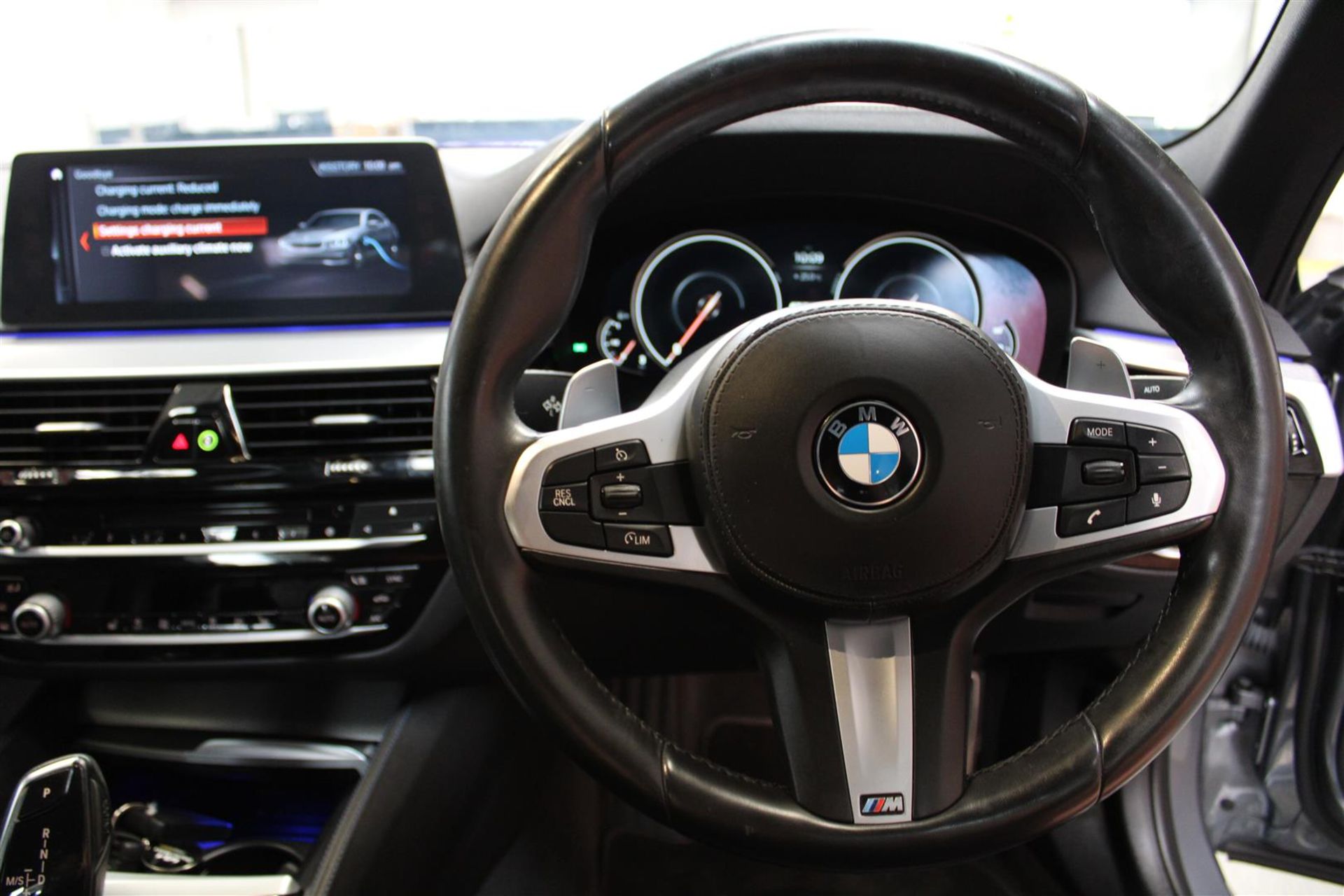 17 67 BMW 530E M Sport Auto - Image 23 of 42