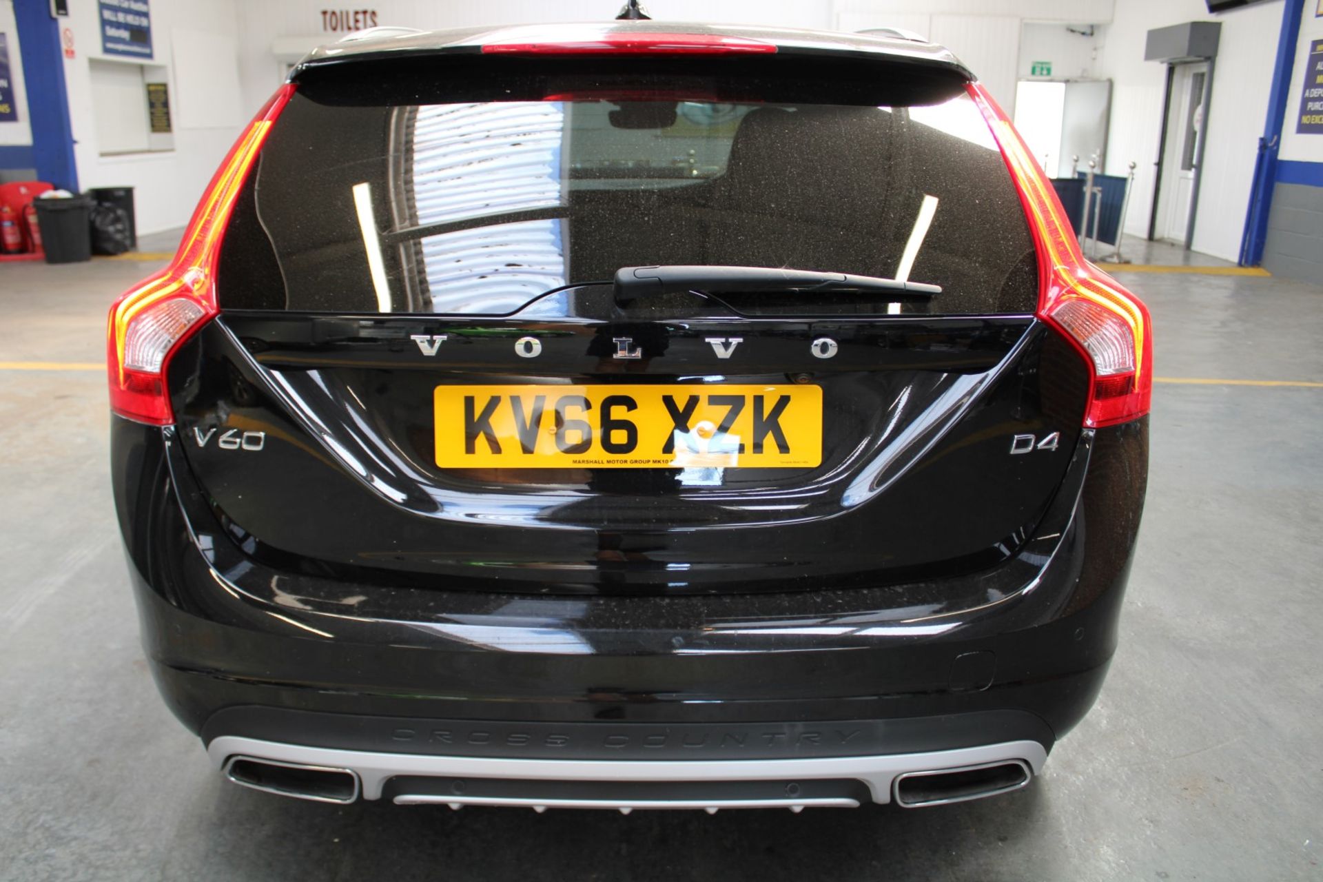 66 16 Volvo V60 Cross Country Lux - Image 31 of 34