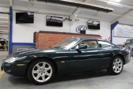 2000 Jaguar XK8 Coupe Auto