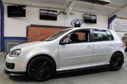 05 05 VW Golf FSI S