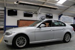 10 10 BMW 318I ES Auto