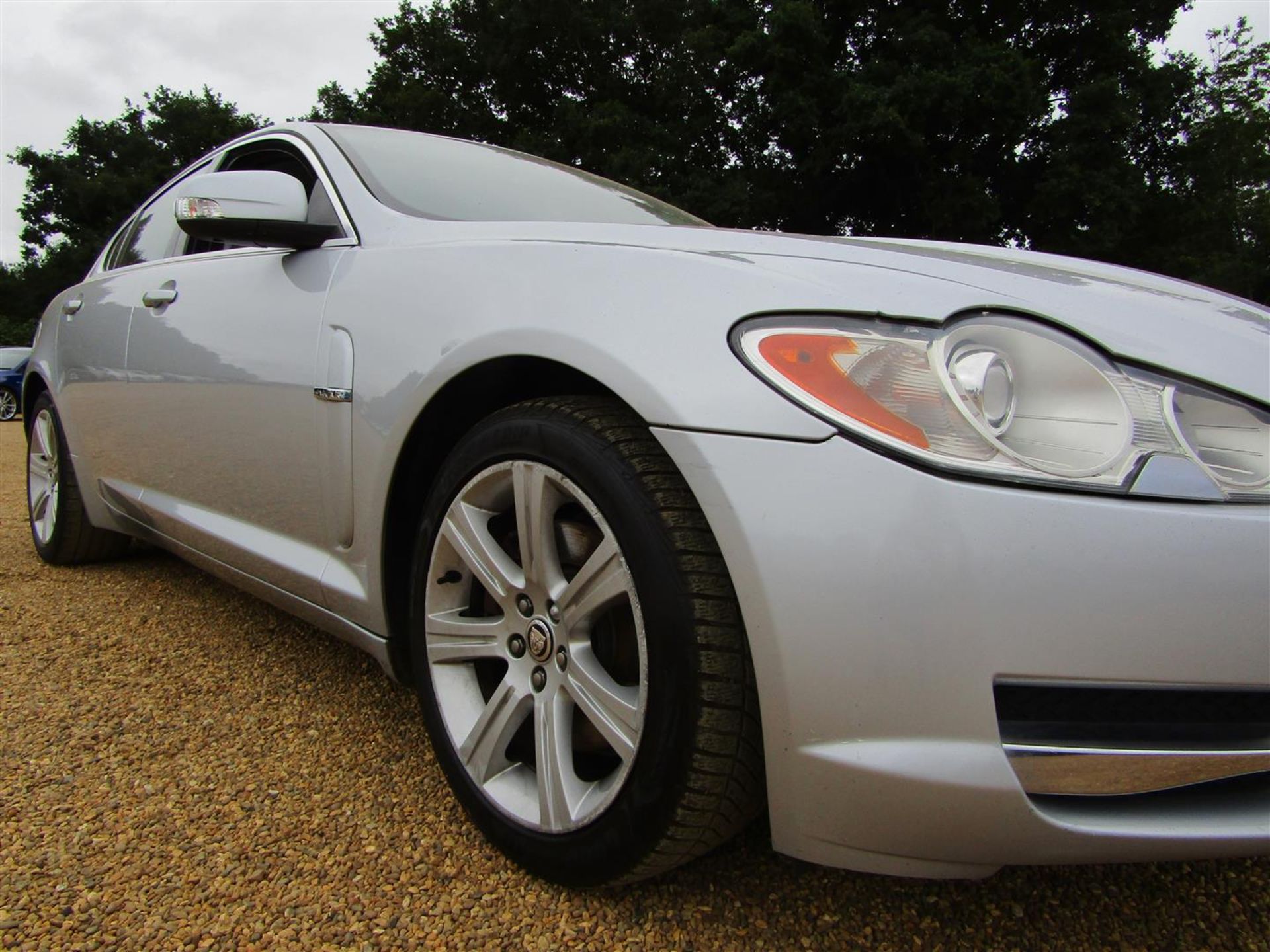 58 09 Jaguar XF Luxury D V6 A - Image 7 of 25