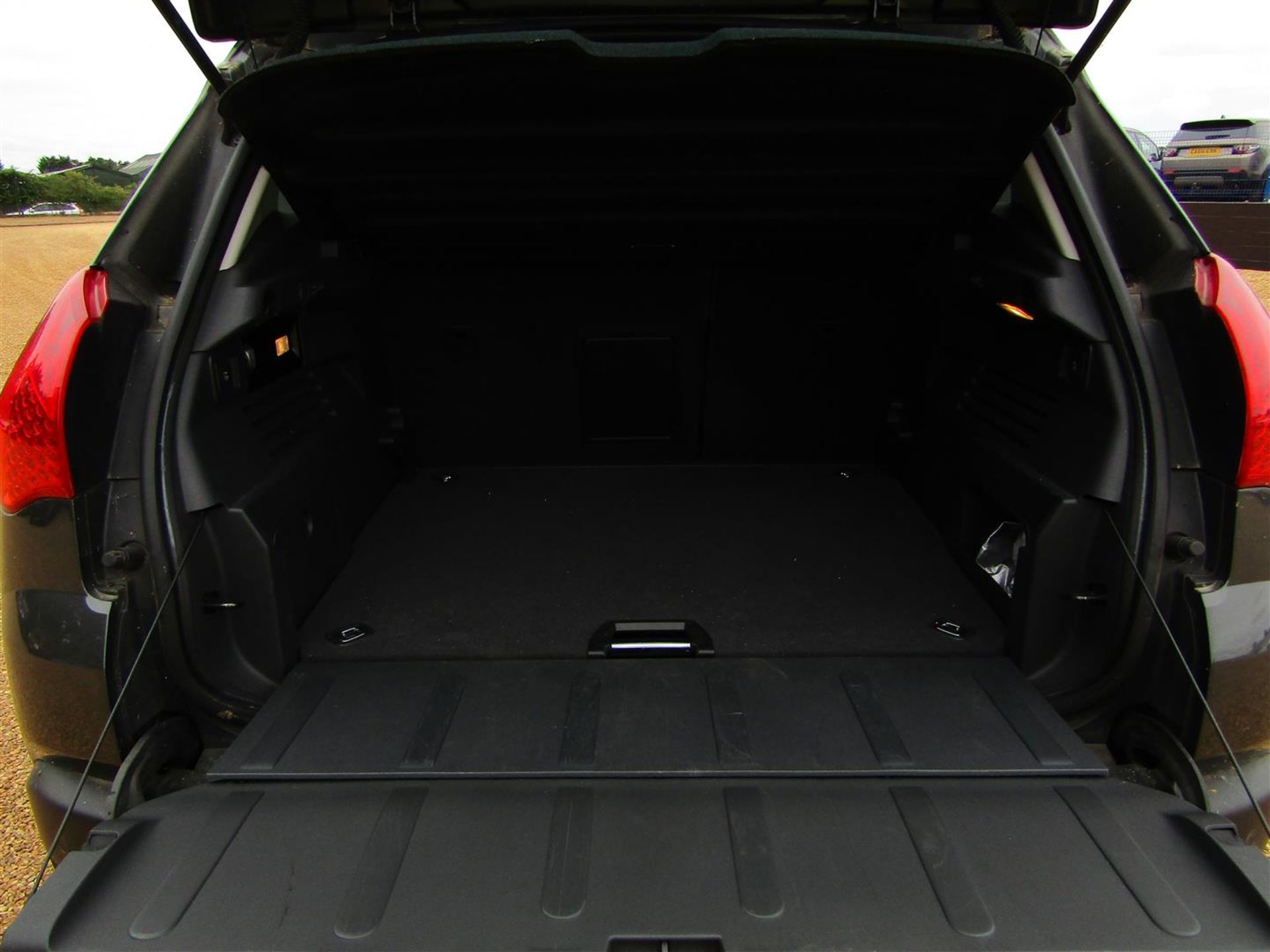 13 13 Peugeot 3008 Active E-HDI - Image 17 of 20