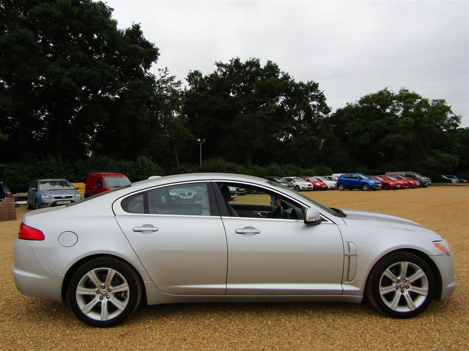 58 09 Jaguar XF Luxury D V6 A - Image 22 of 25