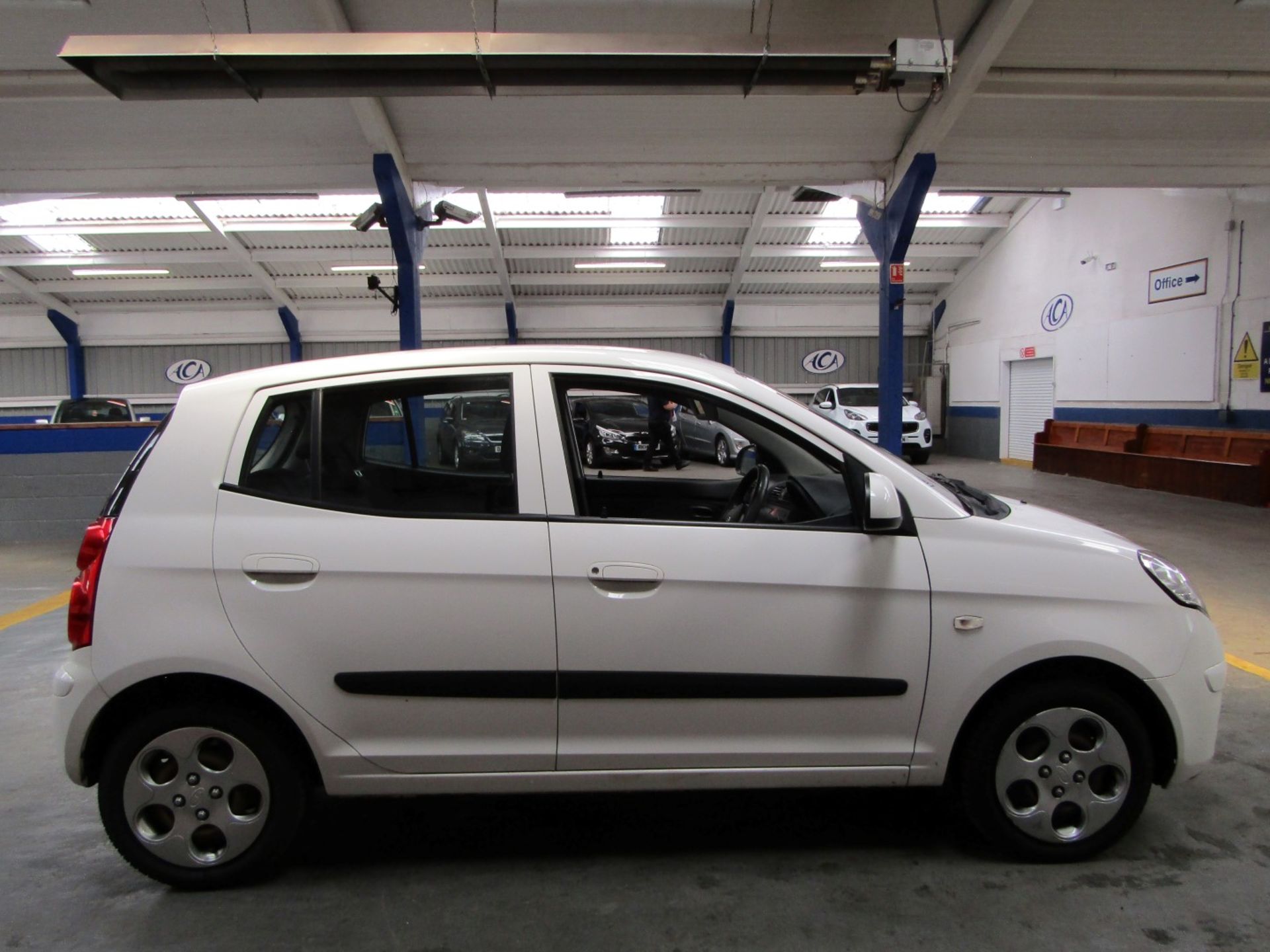 10 10 Kia Picanto Domino - Image 3 of 21