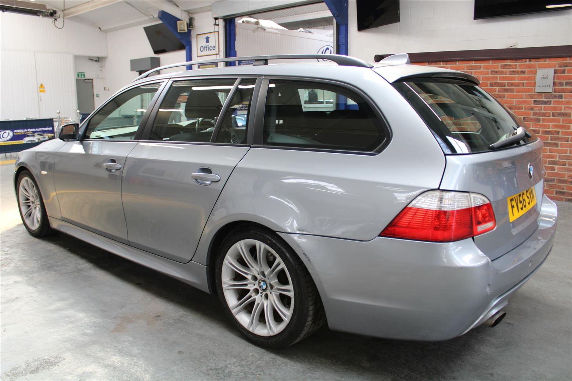 56 06 BMW 520D M Sport Touring Auto - Image 35 of 36
