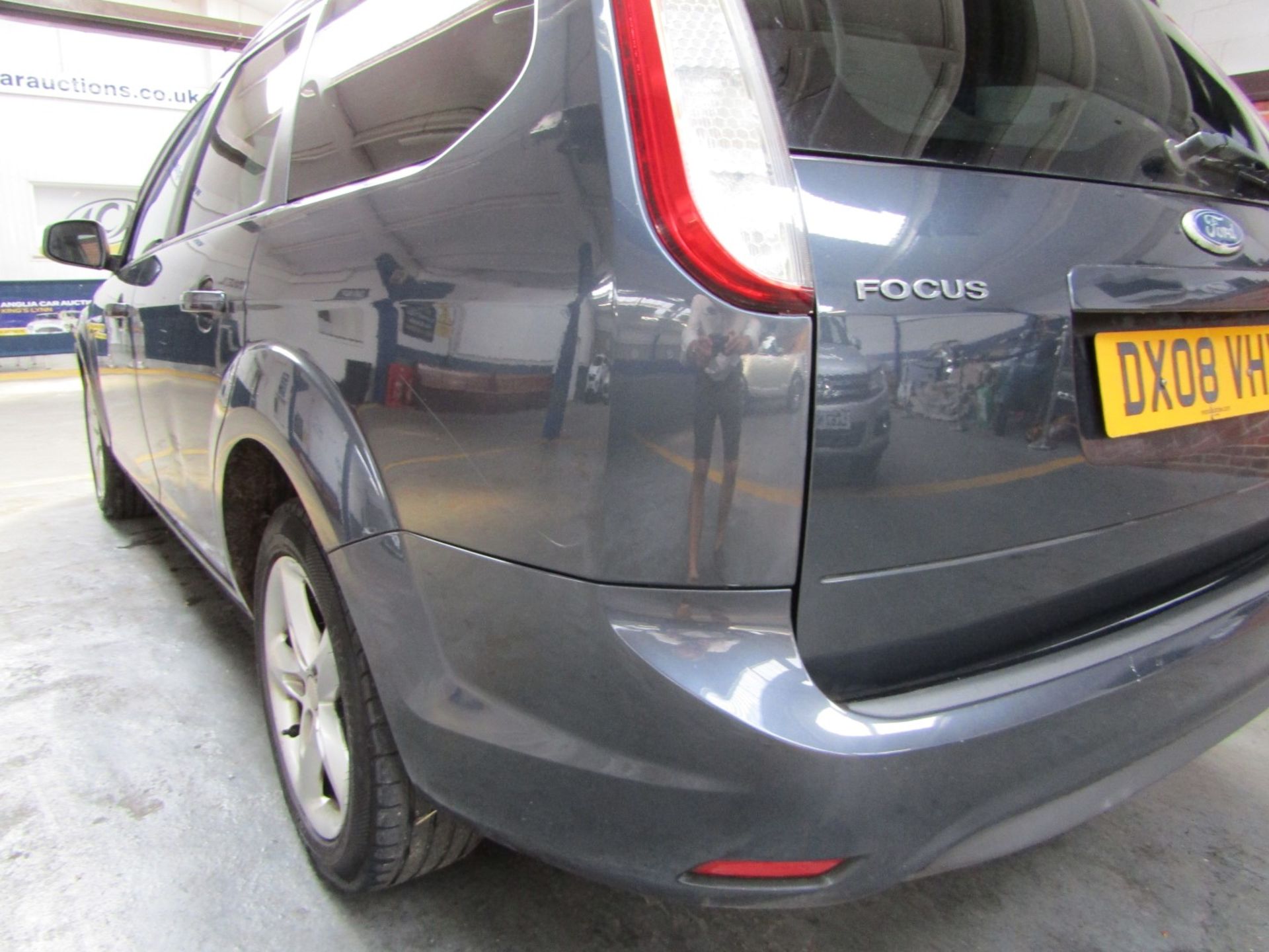 08 08 Ford Focus Zetec TD Estate - Image 22 of 23