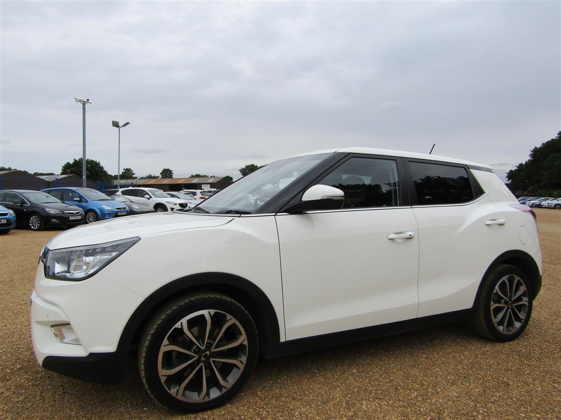 17 17 Ssangyong Tivoli ELX TD