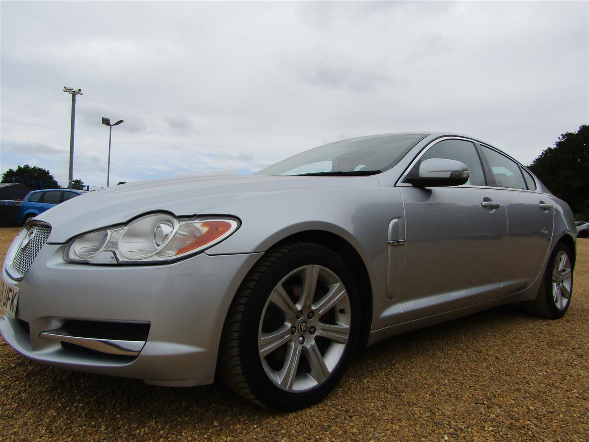 58 09 Jaguar XF Luxury D V6 A - Image 5 of 25