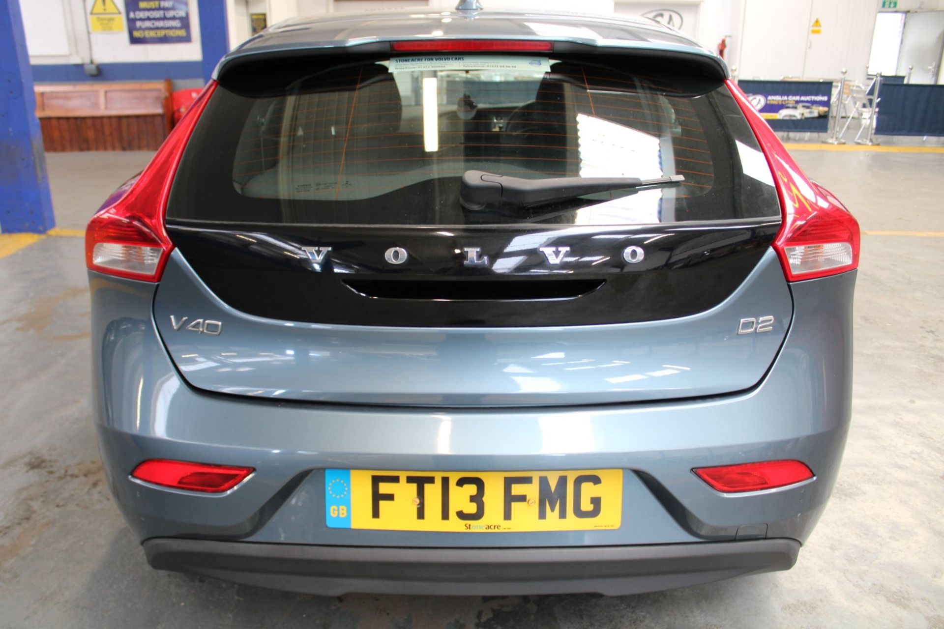 13 13 Volvo V40 D2 SE 5dr - Image 27 of 30