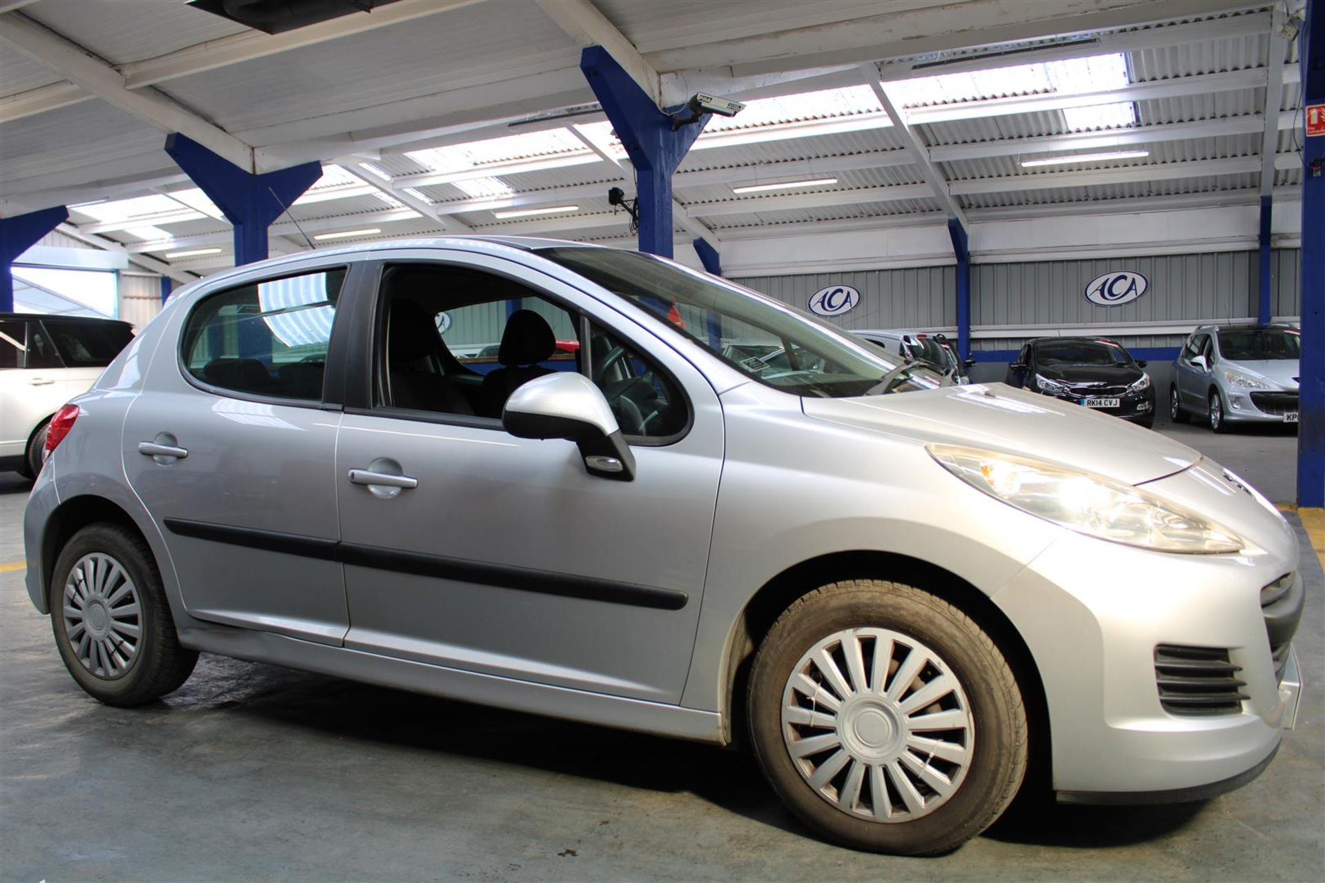 10 60 Peugeot 207 S 5dr - Image 23 of 32